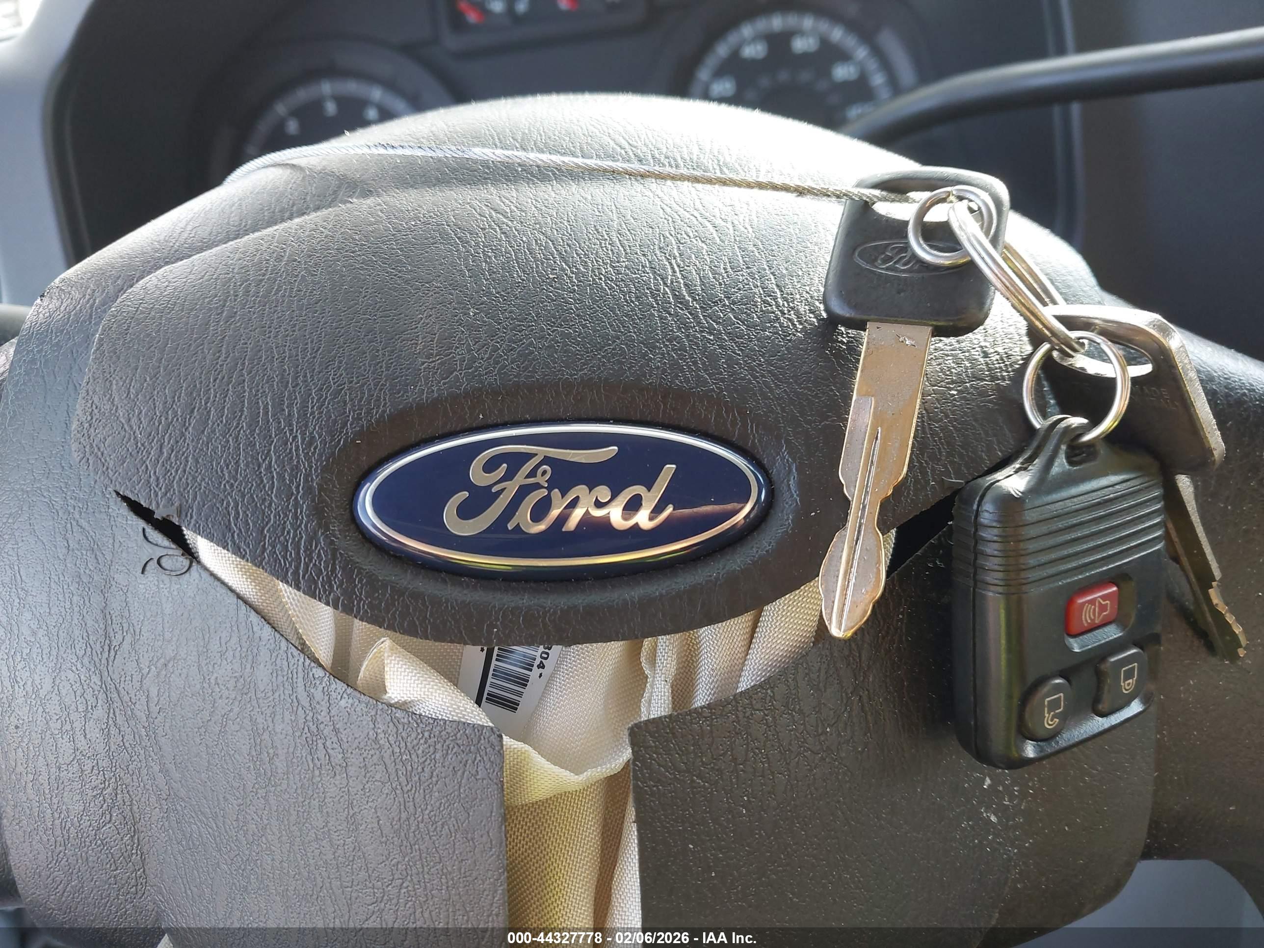FORD E-250 image 11