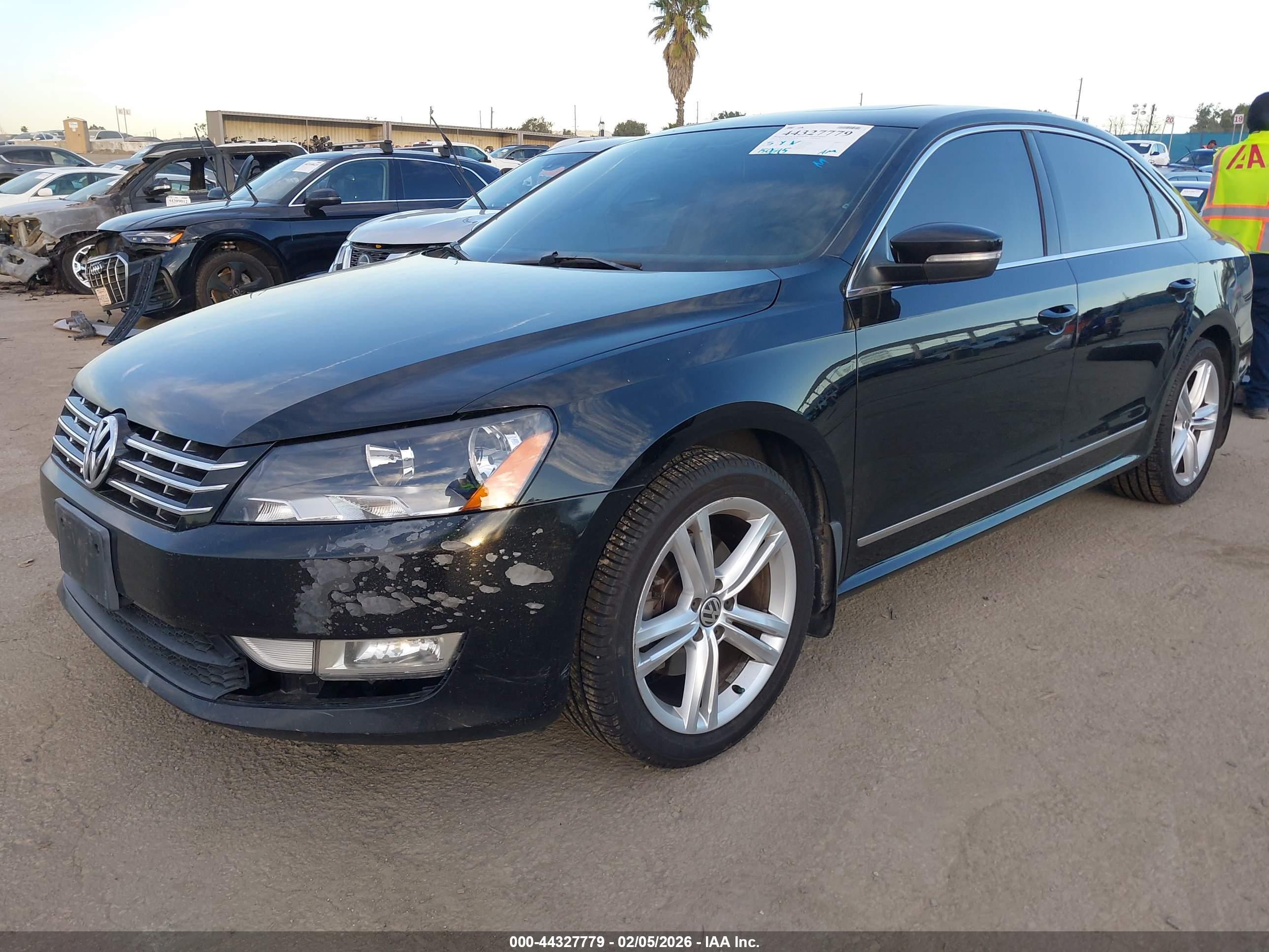 VOLKSWAGEN PASSAT image 2