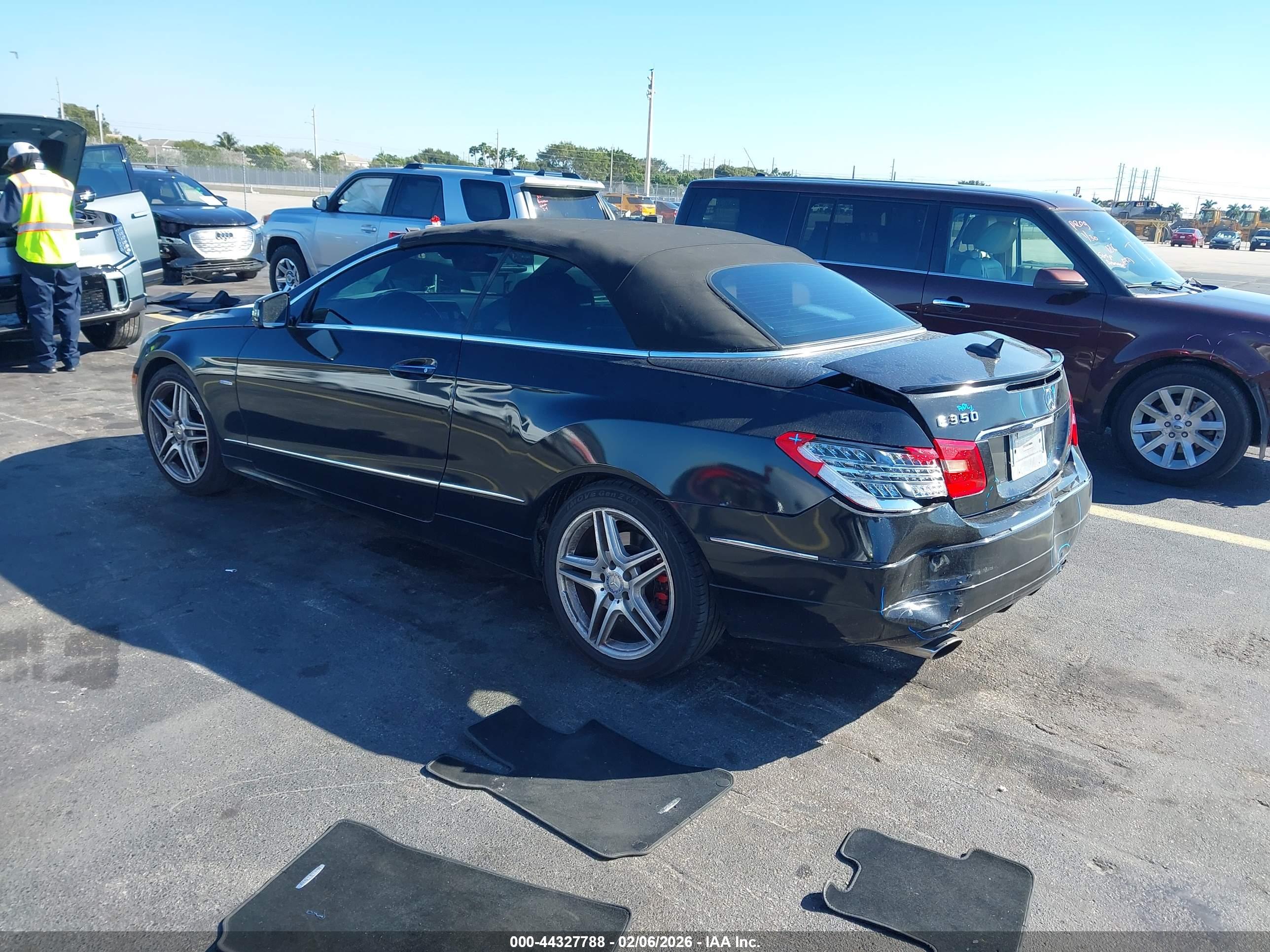MERCEDES-BENZ E image 3