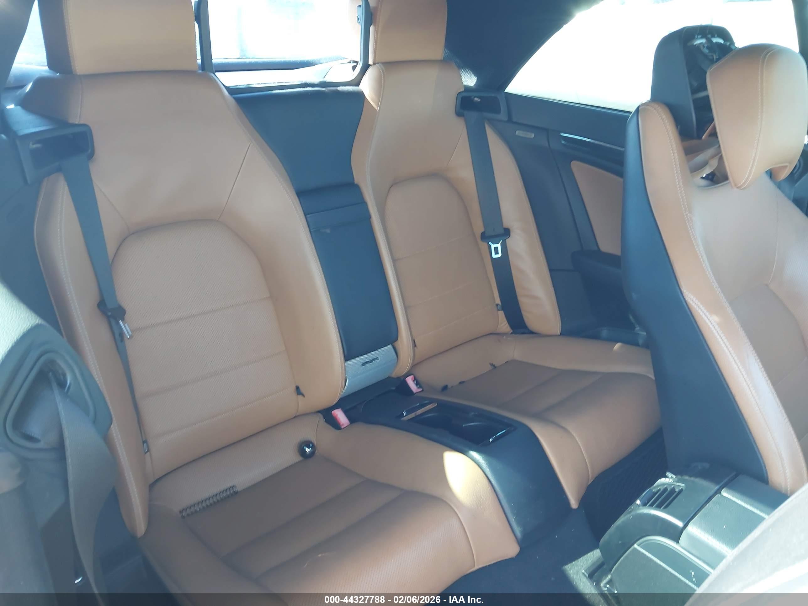 MERCEDES-BENZ E image 8