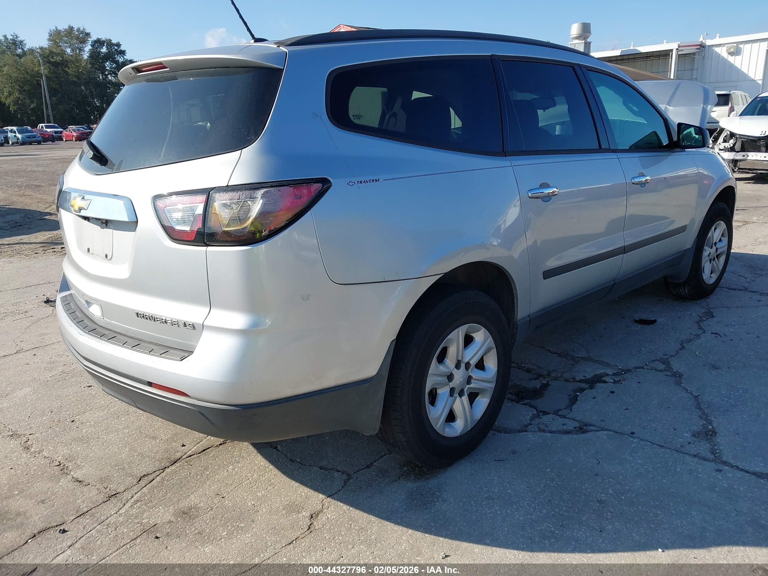 CHEVROLET TRAVERSE image 4