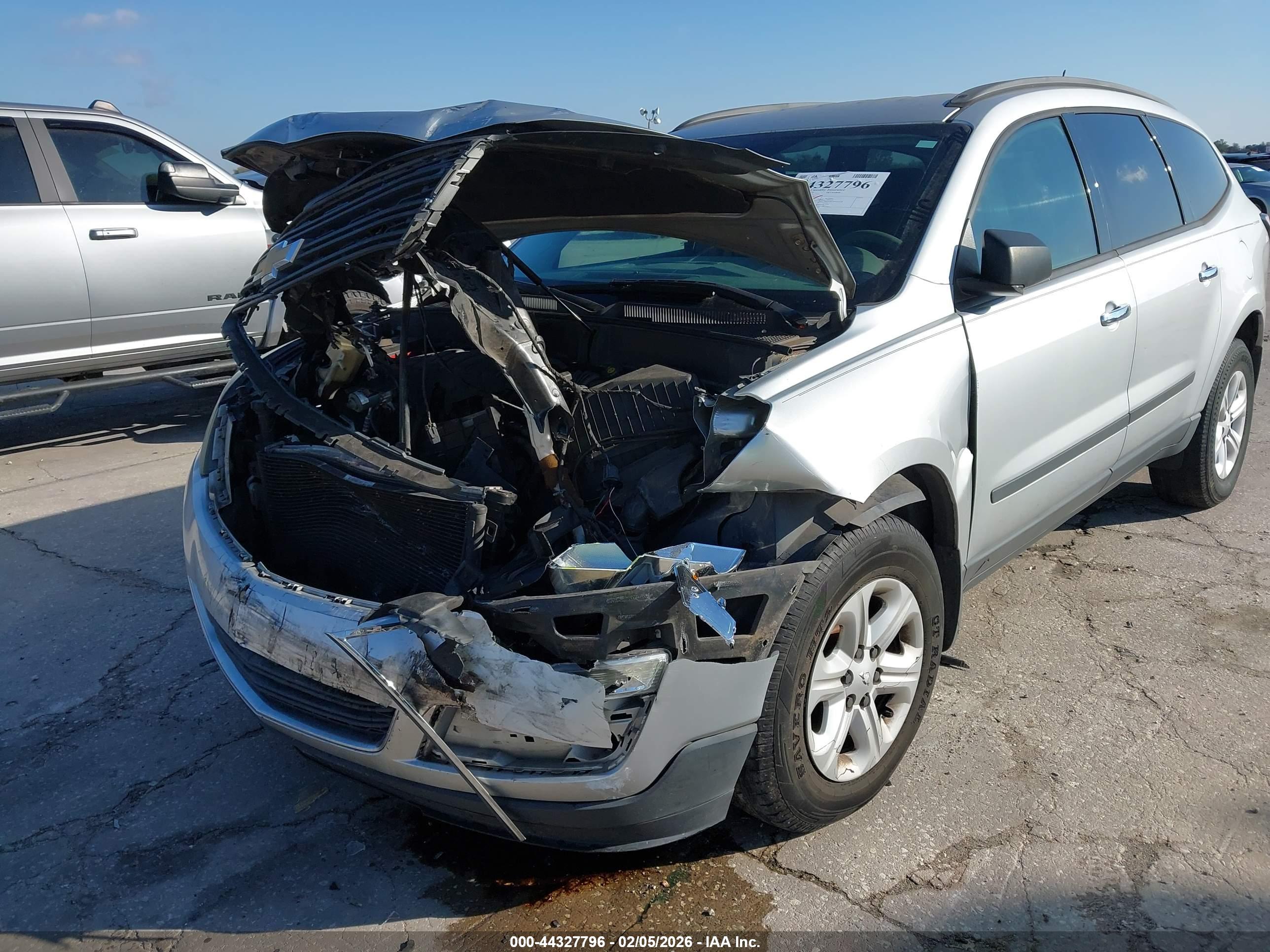 CHEVROLET TRAVERSE image 6