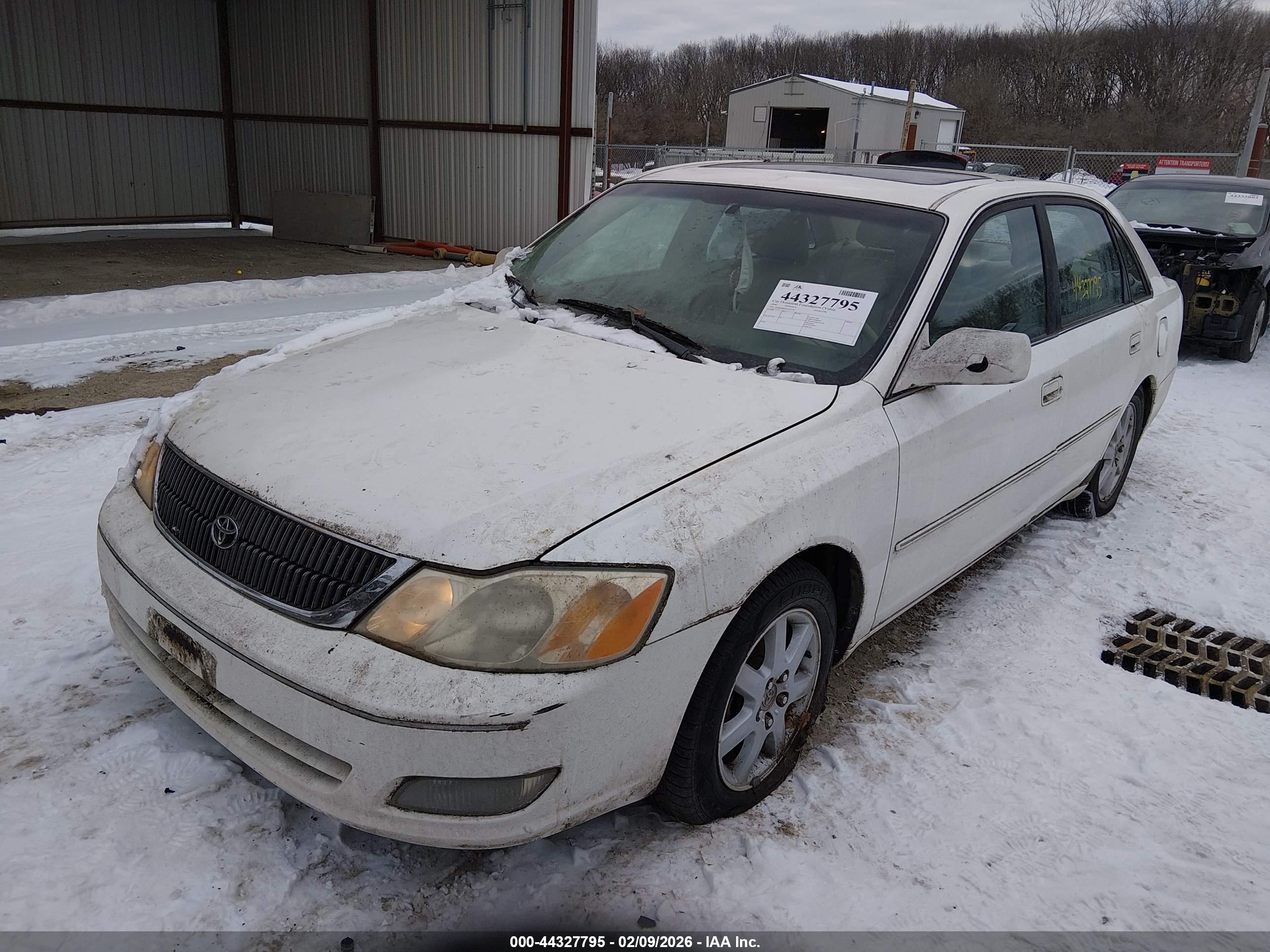 TOYOTA AVALON image 2