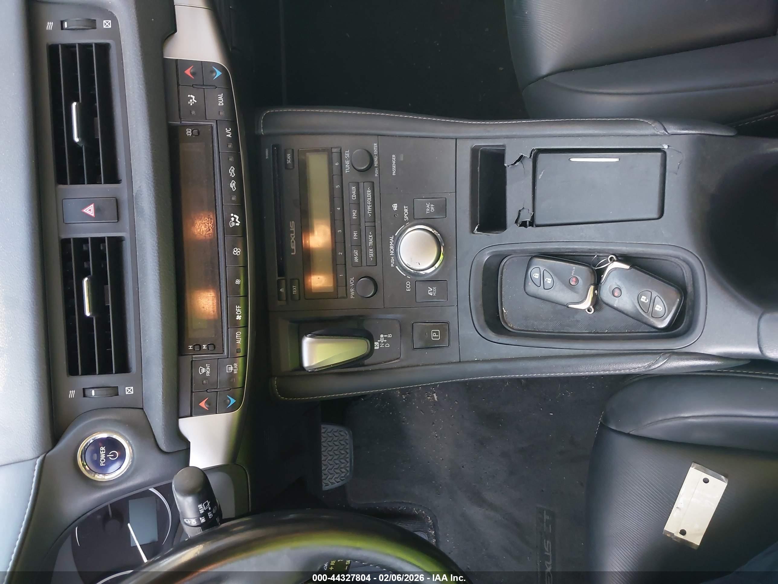 LEXUS CT image 11