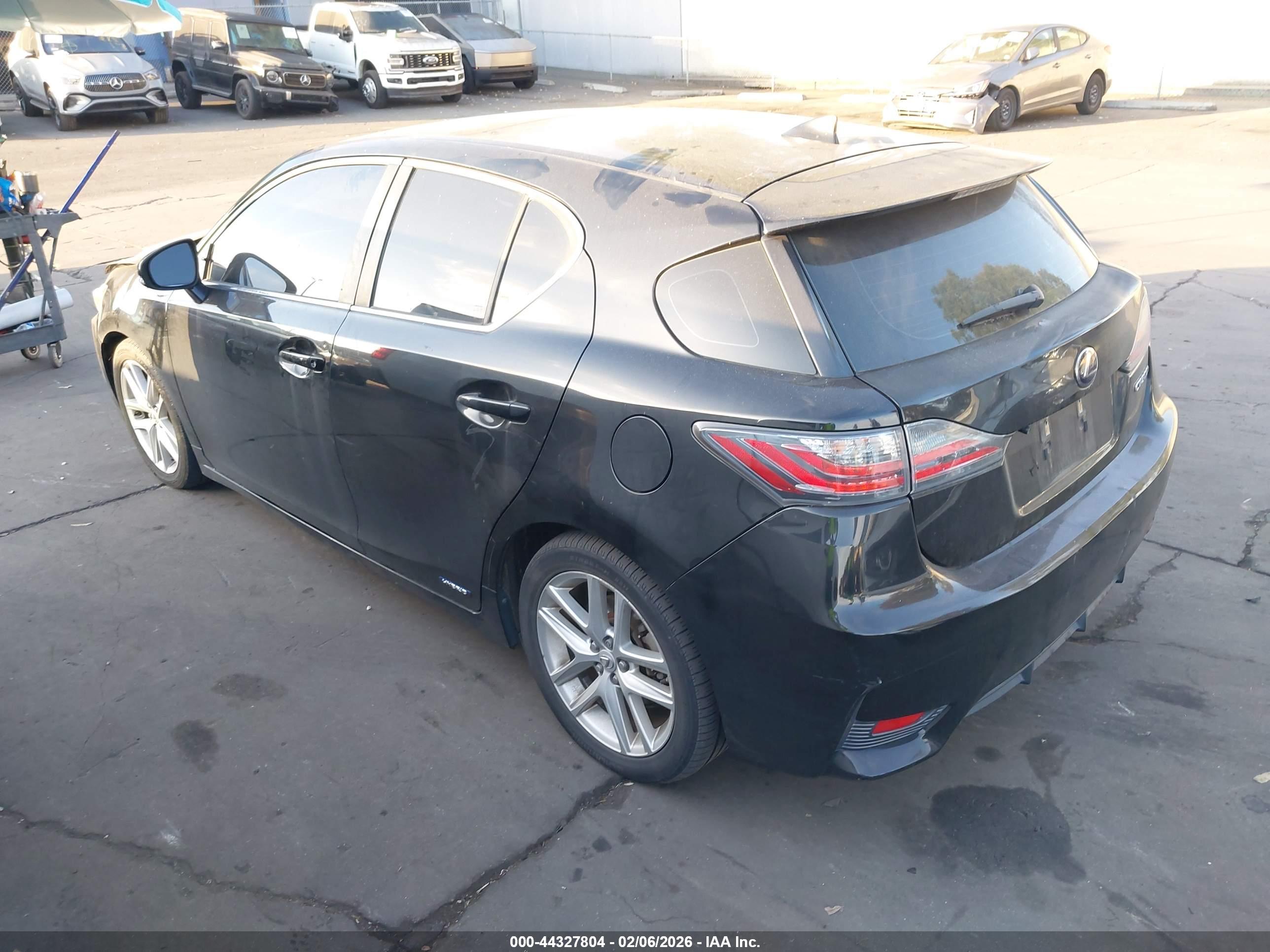 LEXUS CT image 3