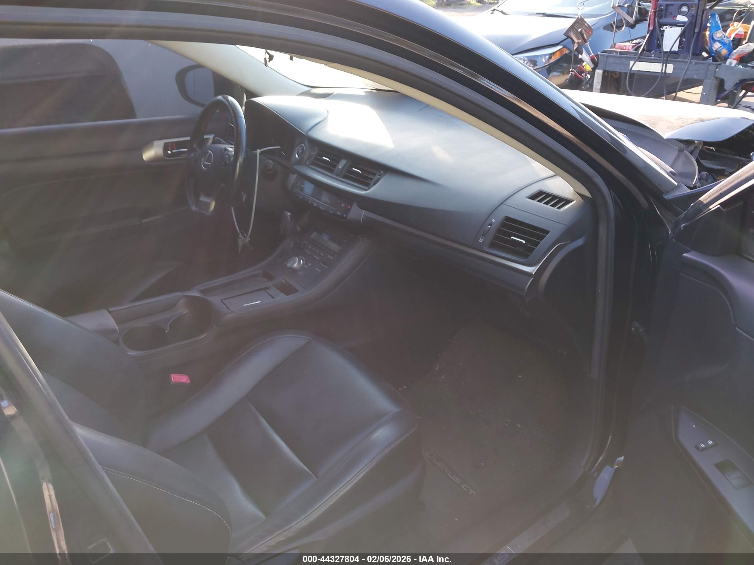 LEXUS CT image 5
