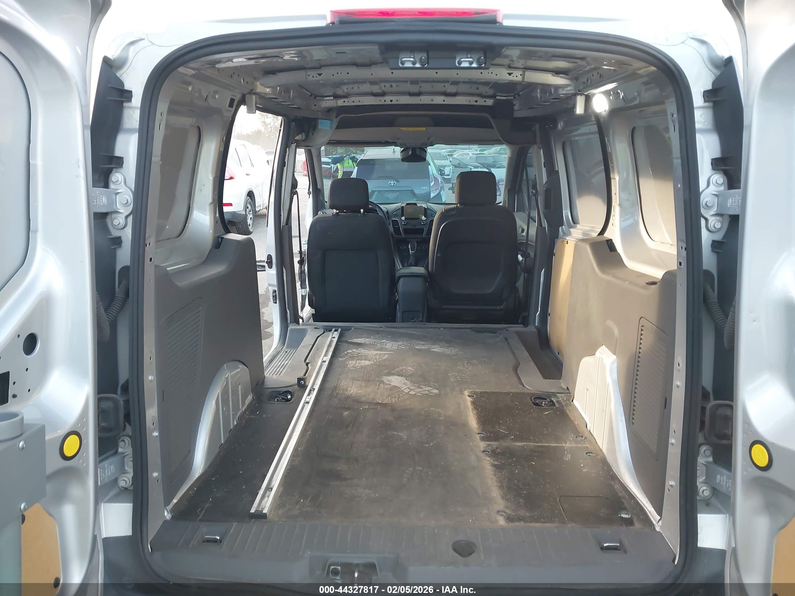 FORD TRANSIT image 8
