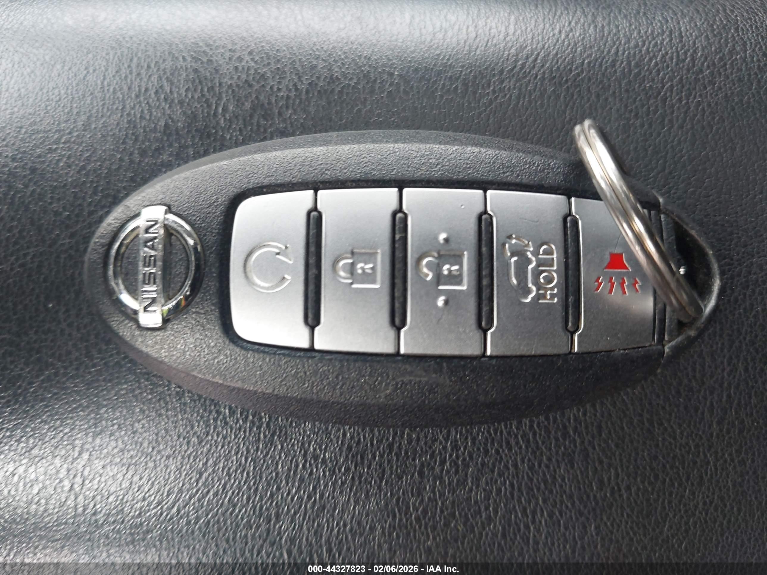 NISSAN MURANO image 11