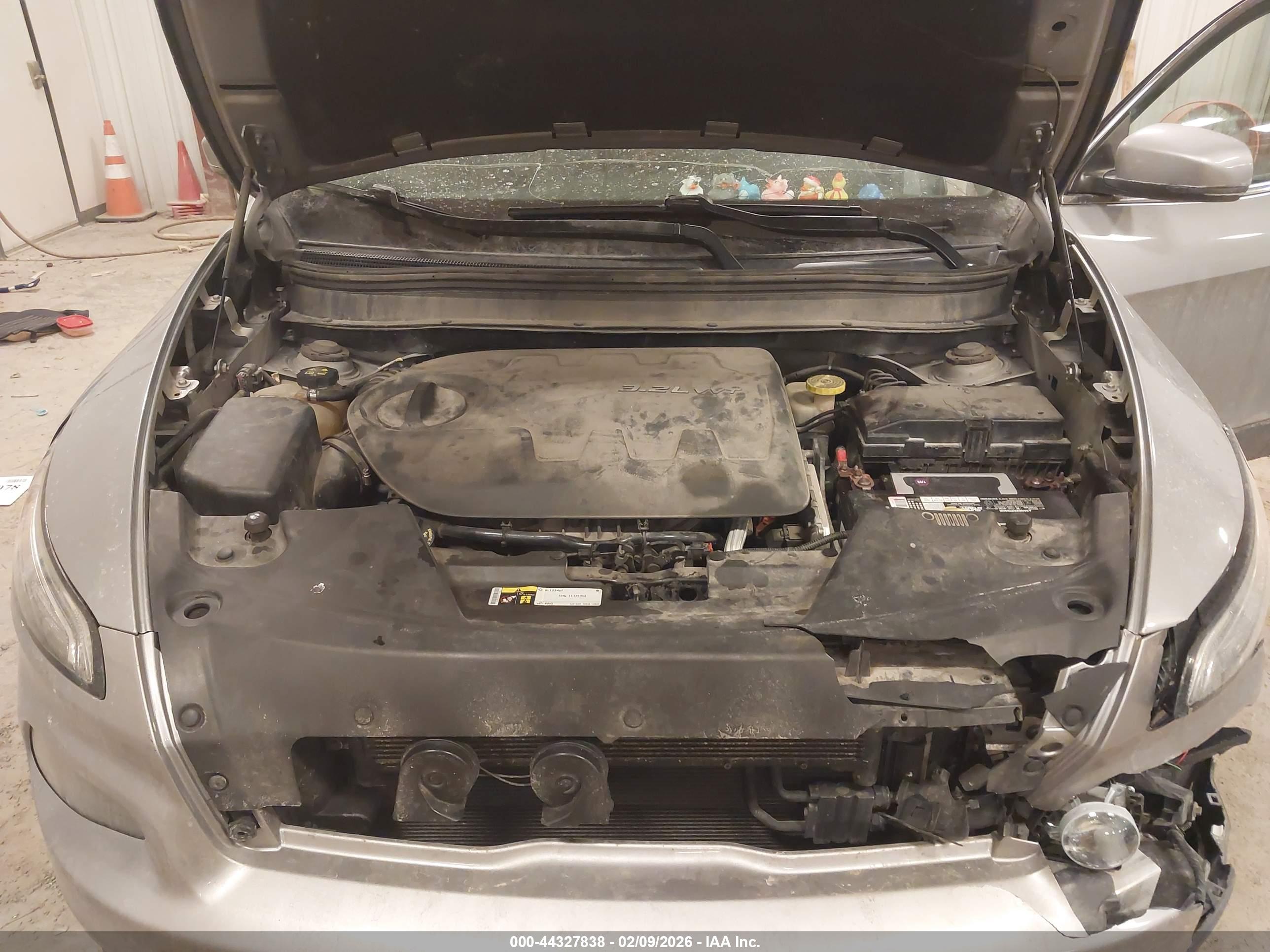 JEEP CHEROKEE image 10