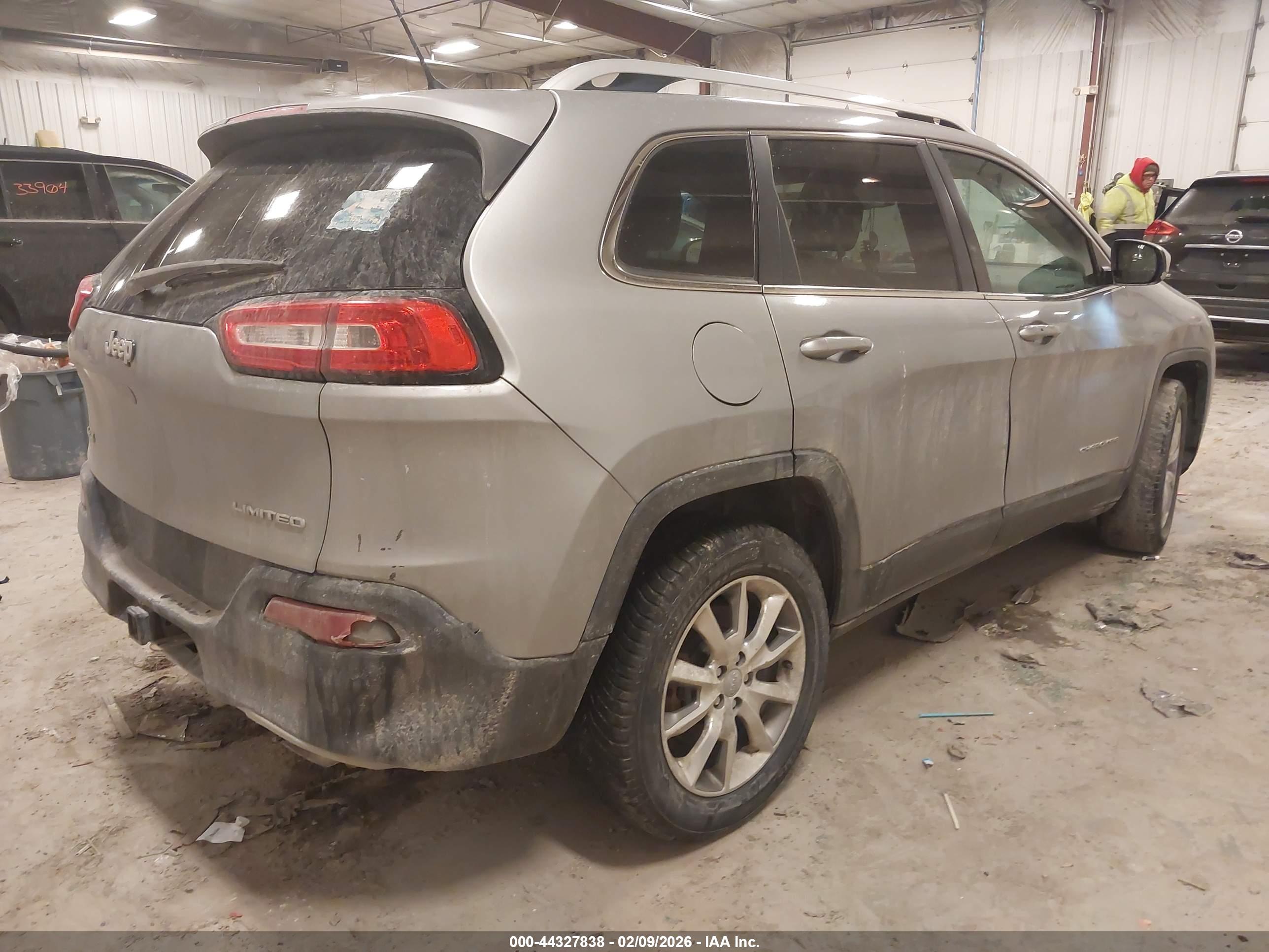 JEEP CHEROKEE image 4