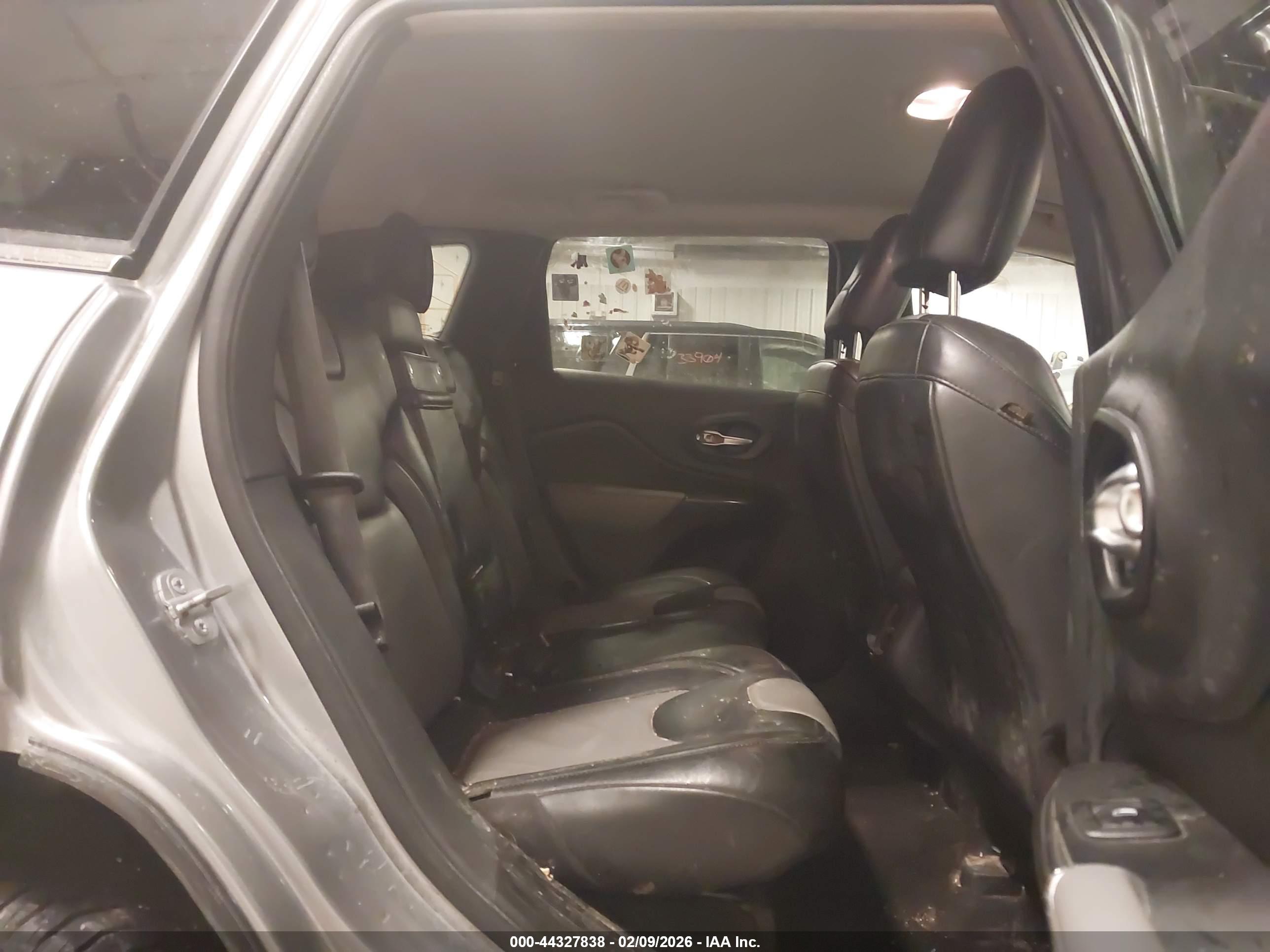 JEEP CHEROKEE image 8
