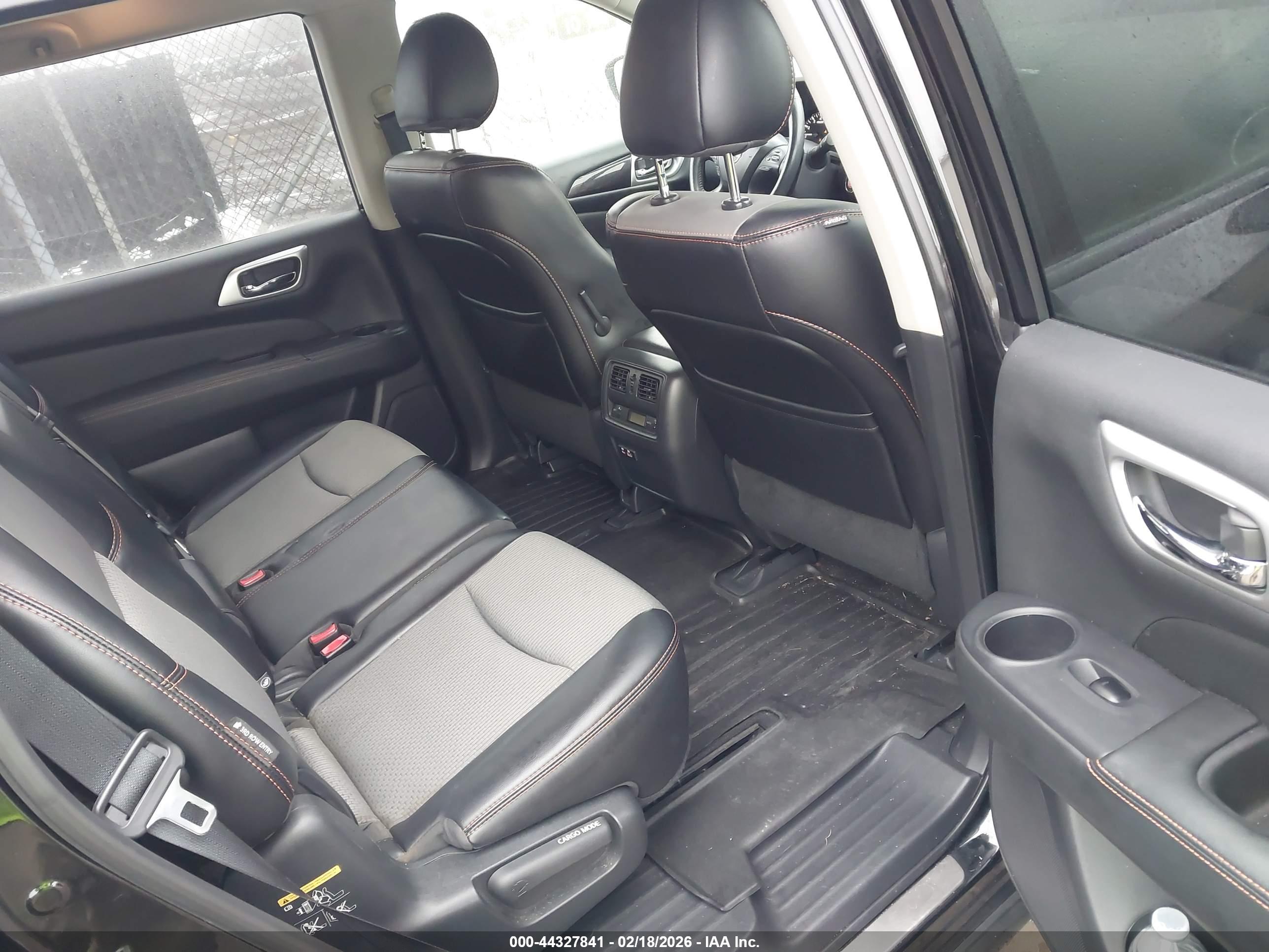 NISSAN PATHFINDER image 8