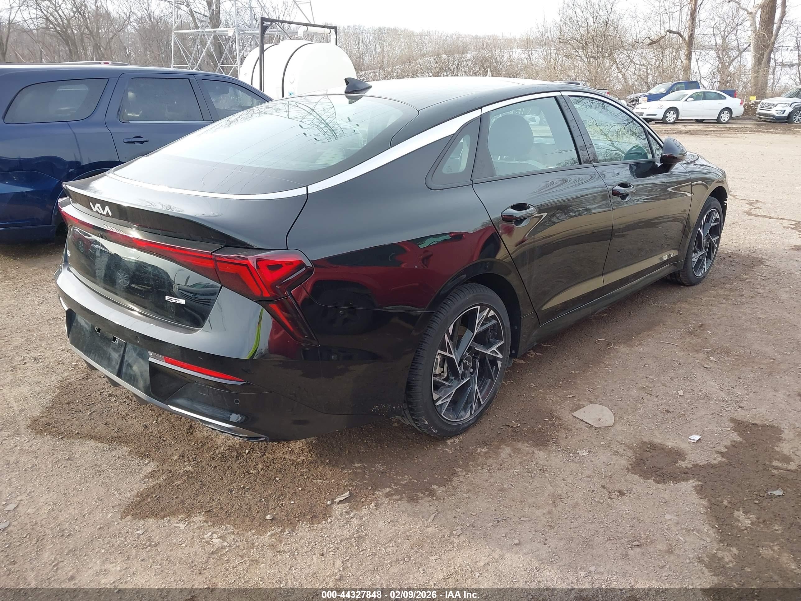 KIA K5 image 4