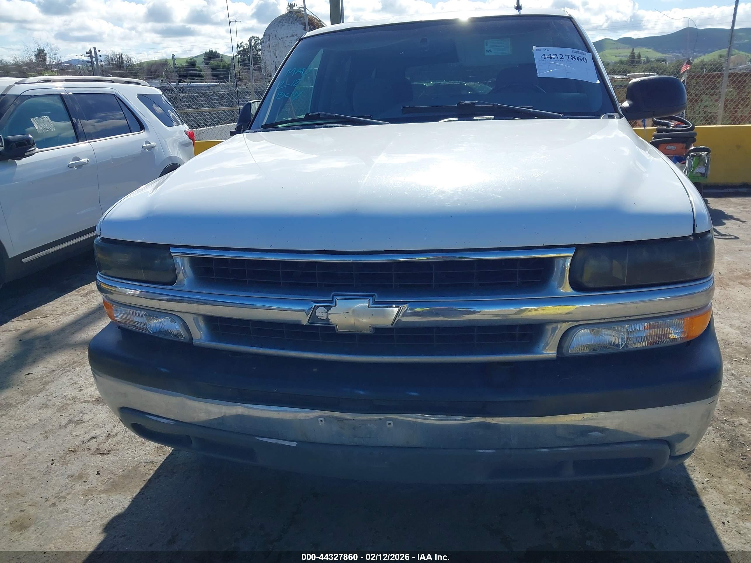 CHEVROLET TAHOE image 6