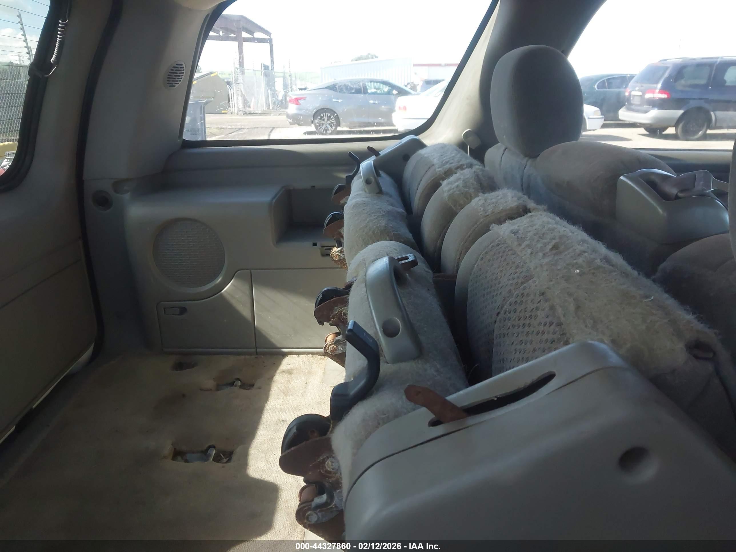 CHEVROLET TAHOE image 8