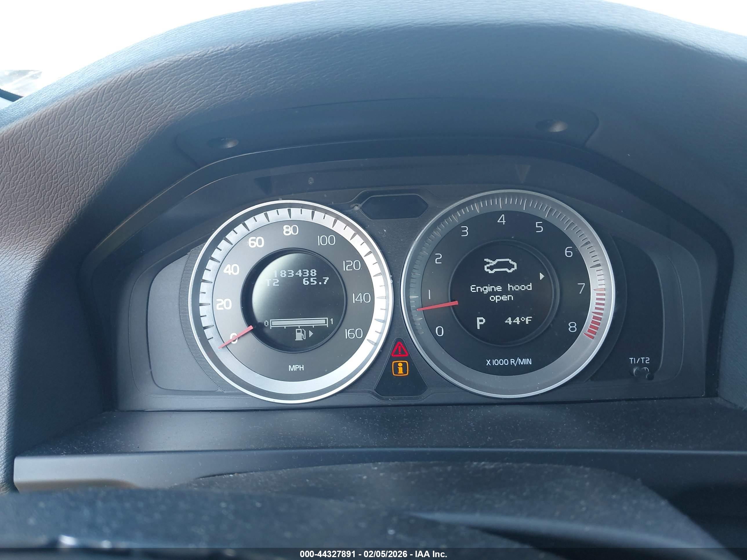 VOLVO S60 image 7