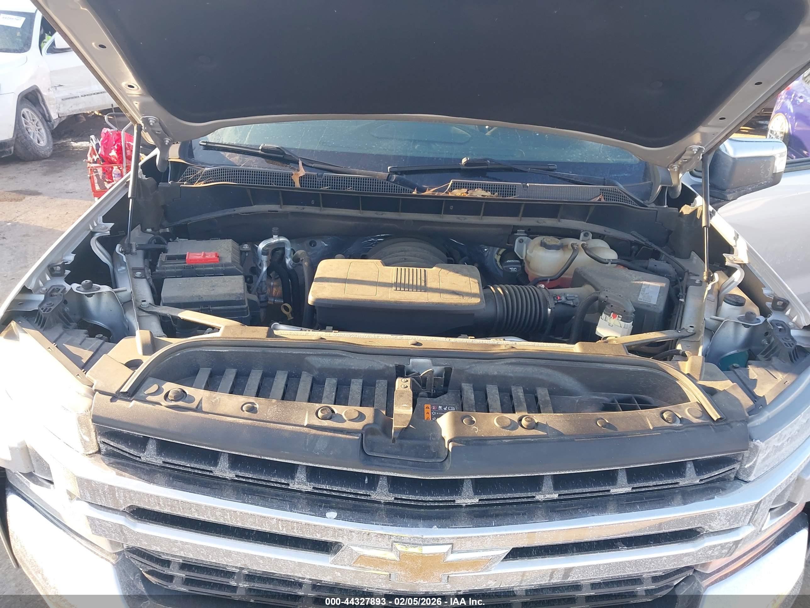 CHEVROLET SILVERADO image 10