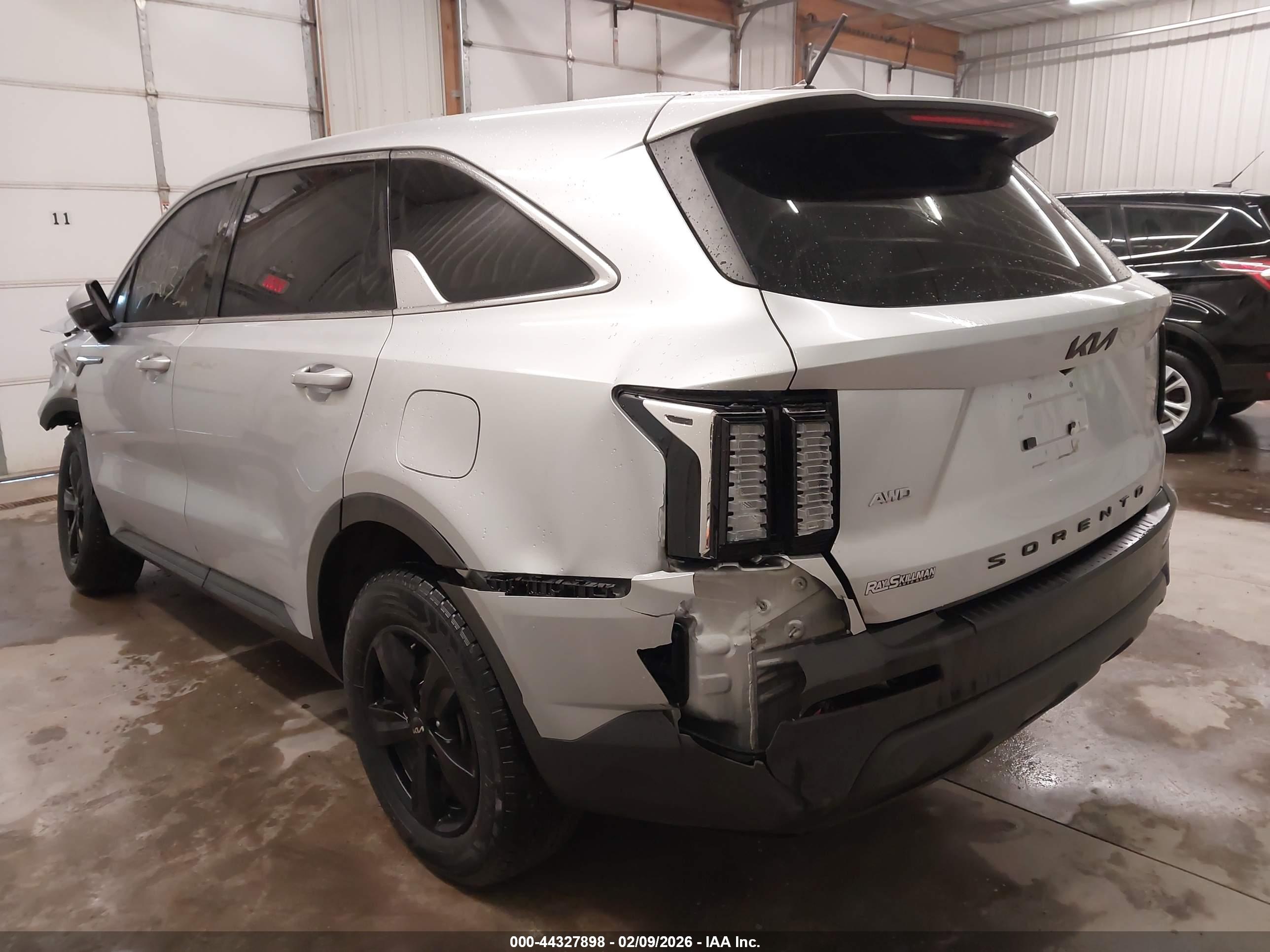 KIA SORENTO image 3