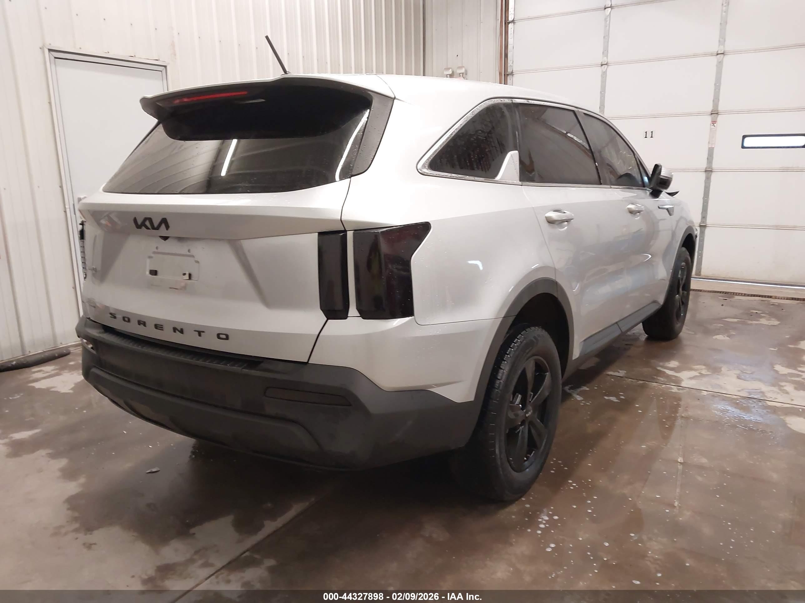 KIA SORENTO image 4