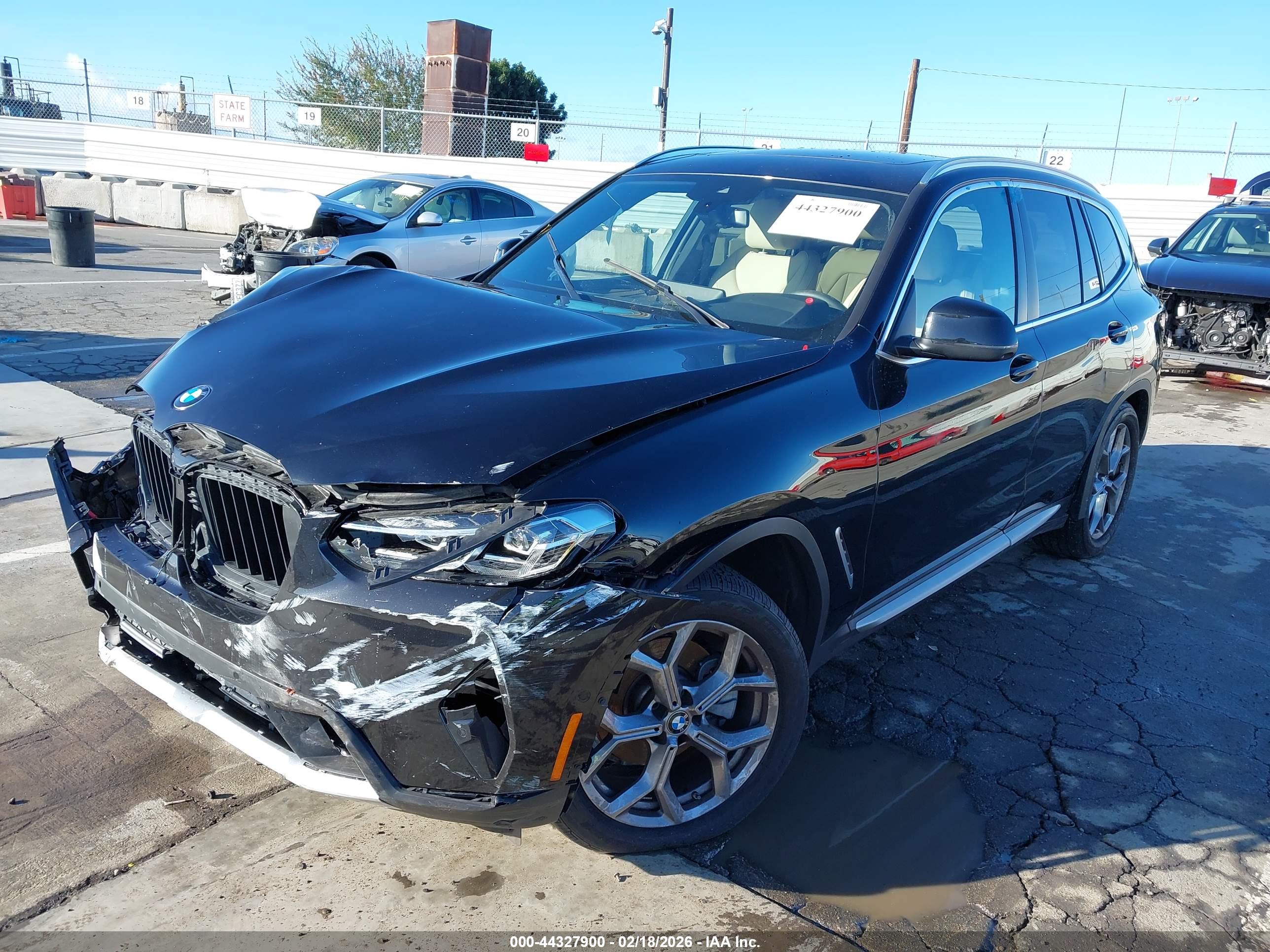 BMW X3 image 2