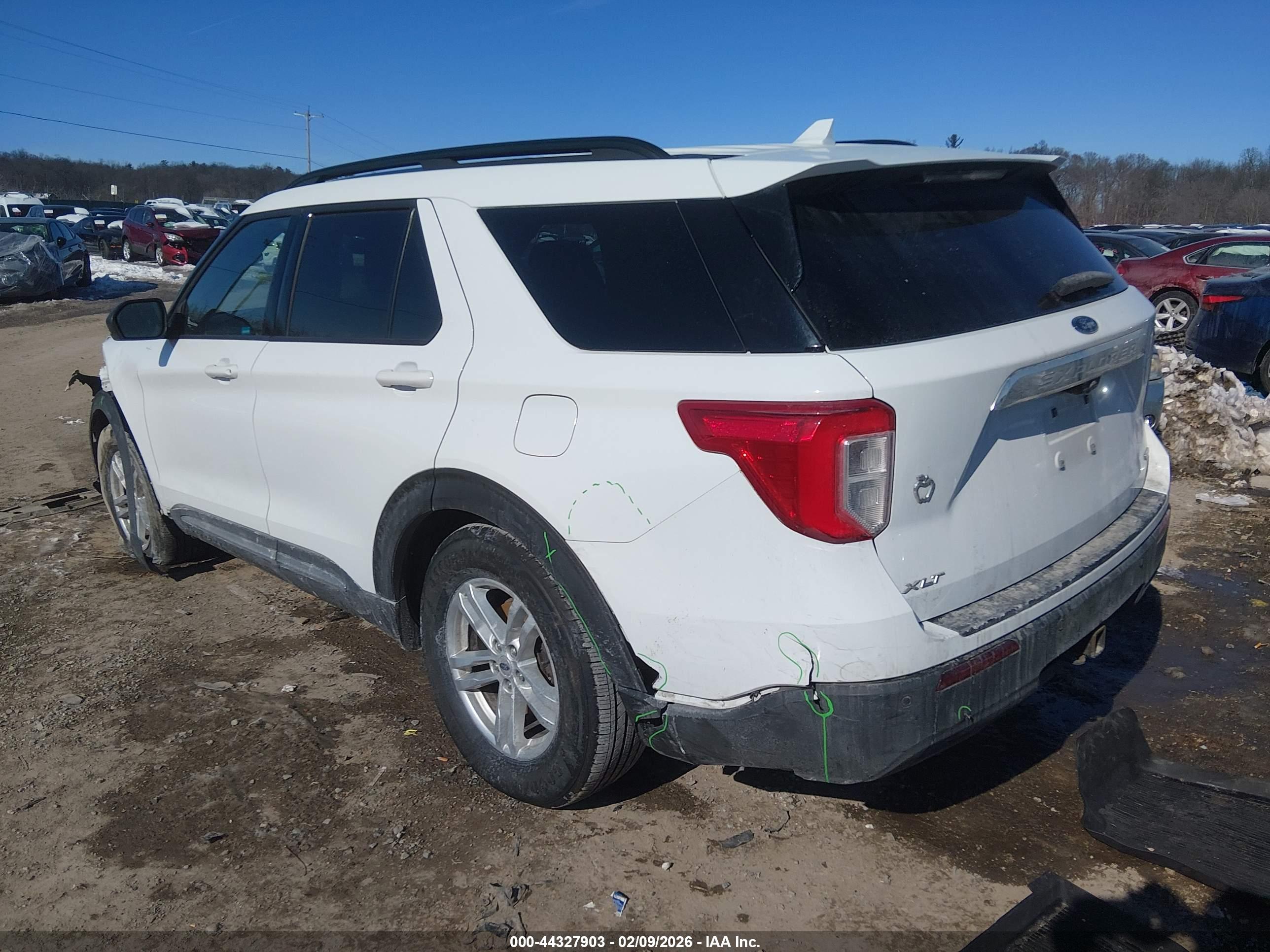 FORD EXPLORER image 3