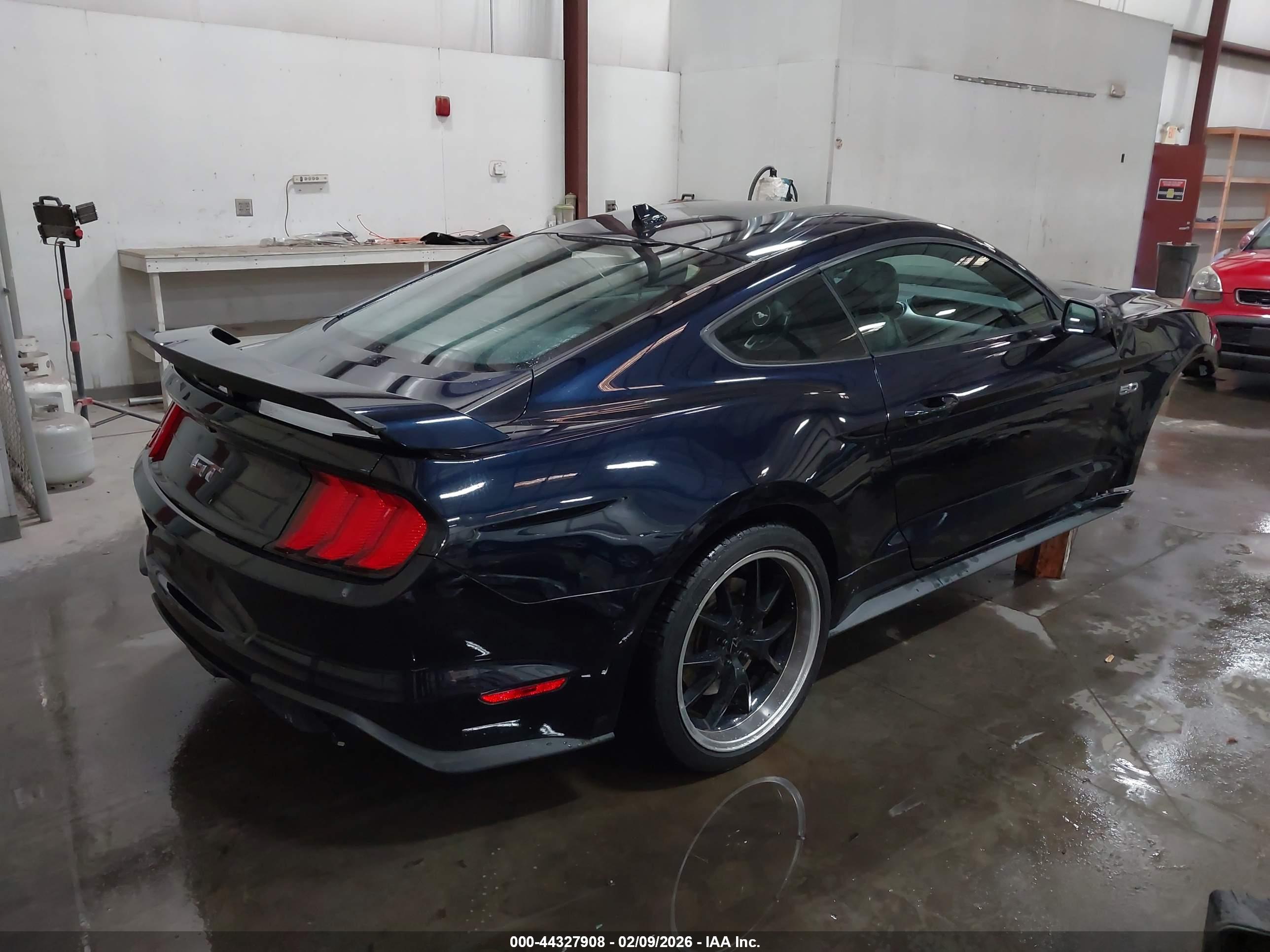 FORD MUSTANG image 4