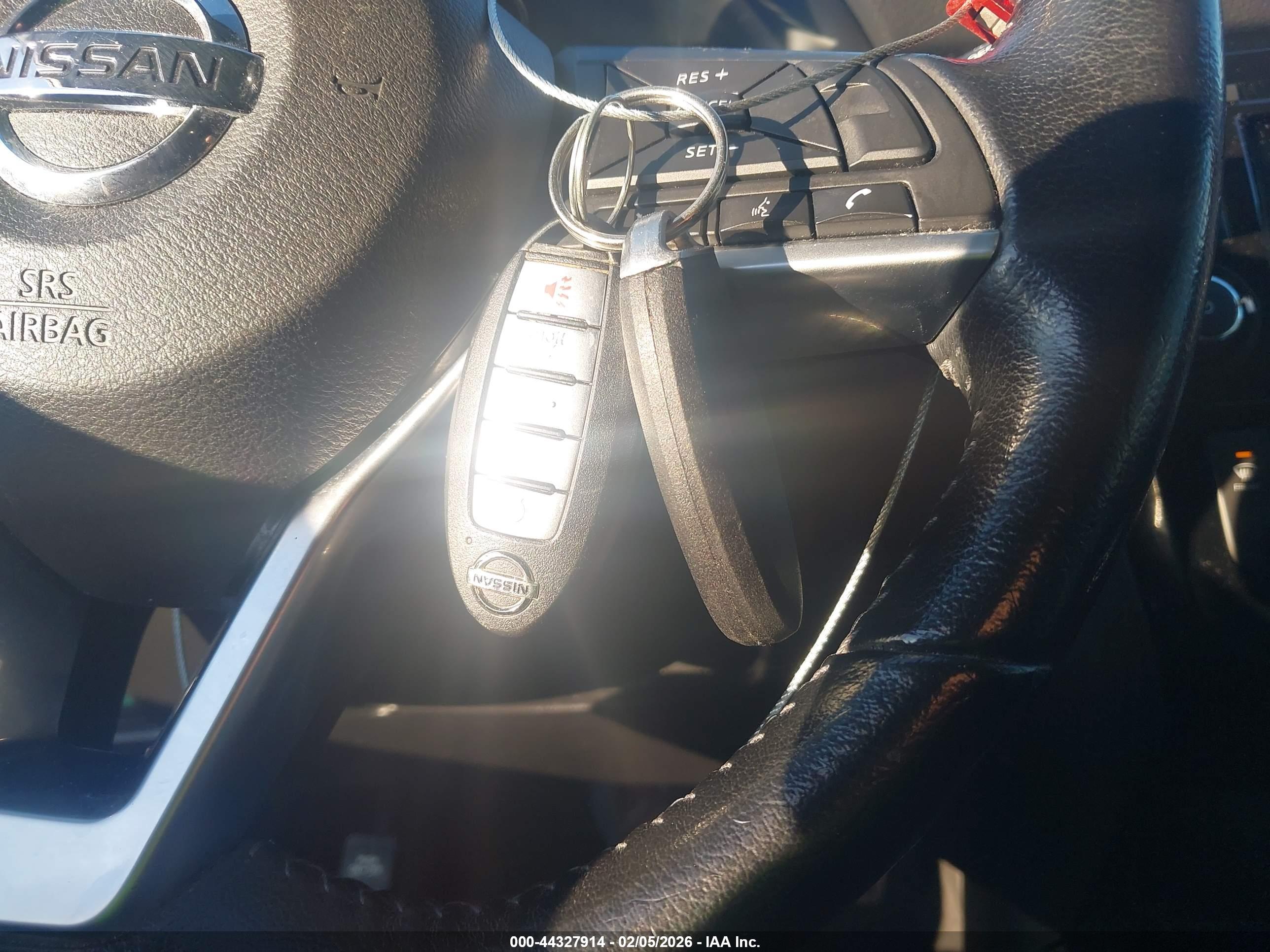 NISSAN ROGUE image 11