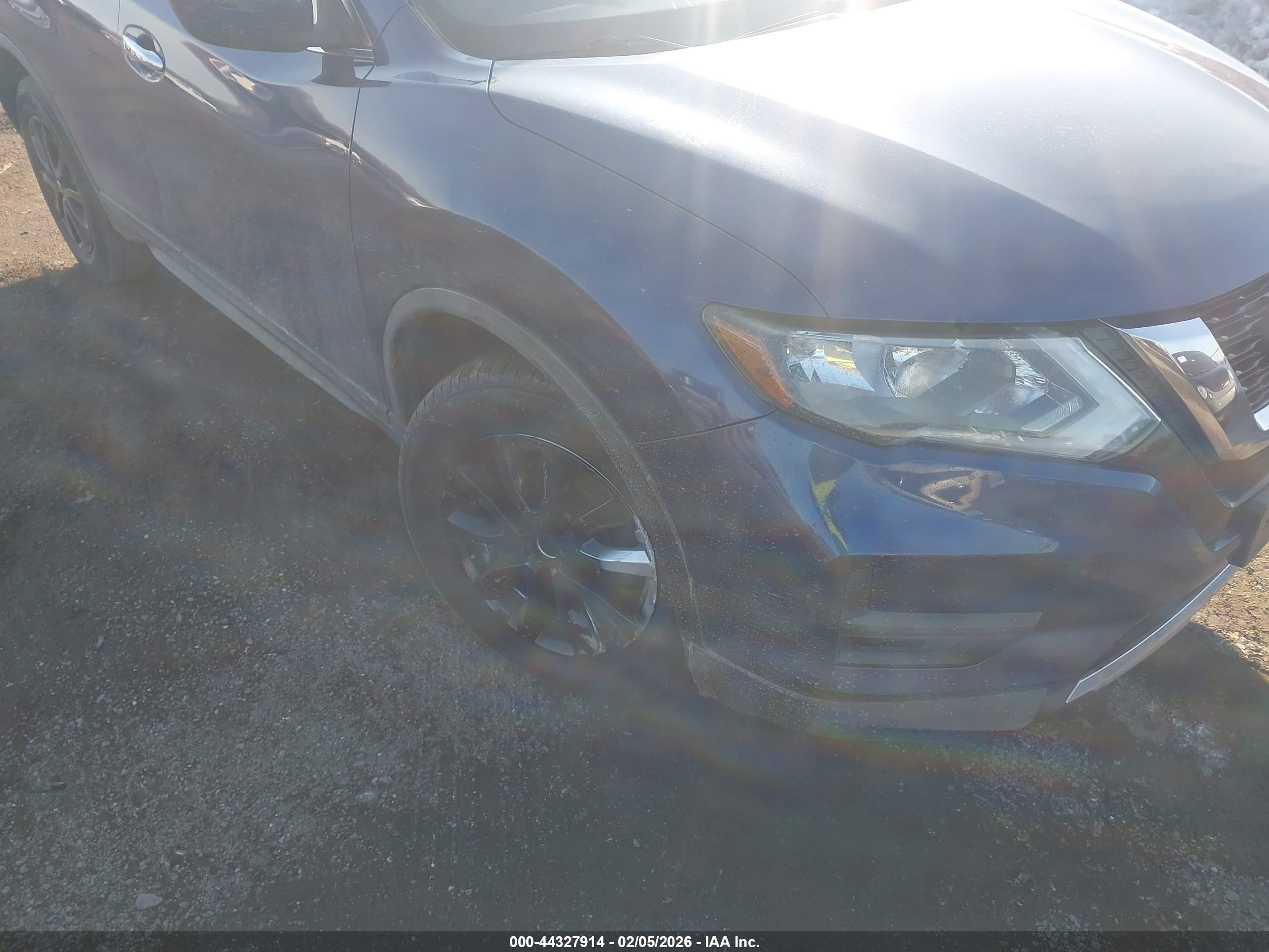 NISSAN ROGUE image 6