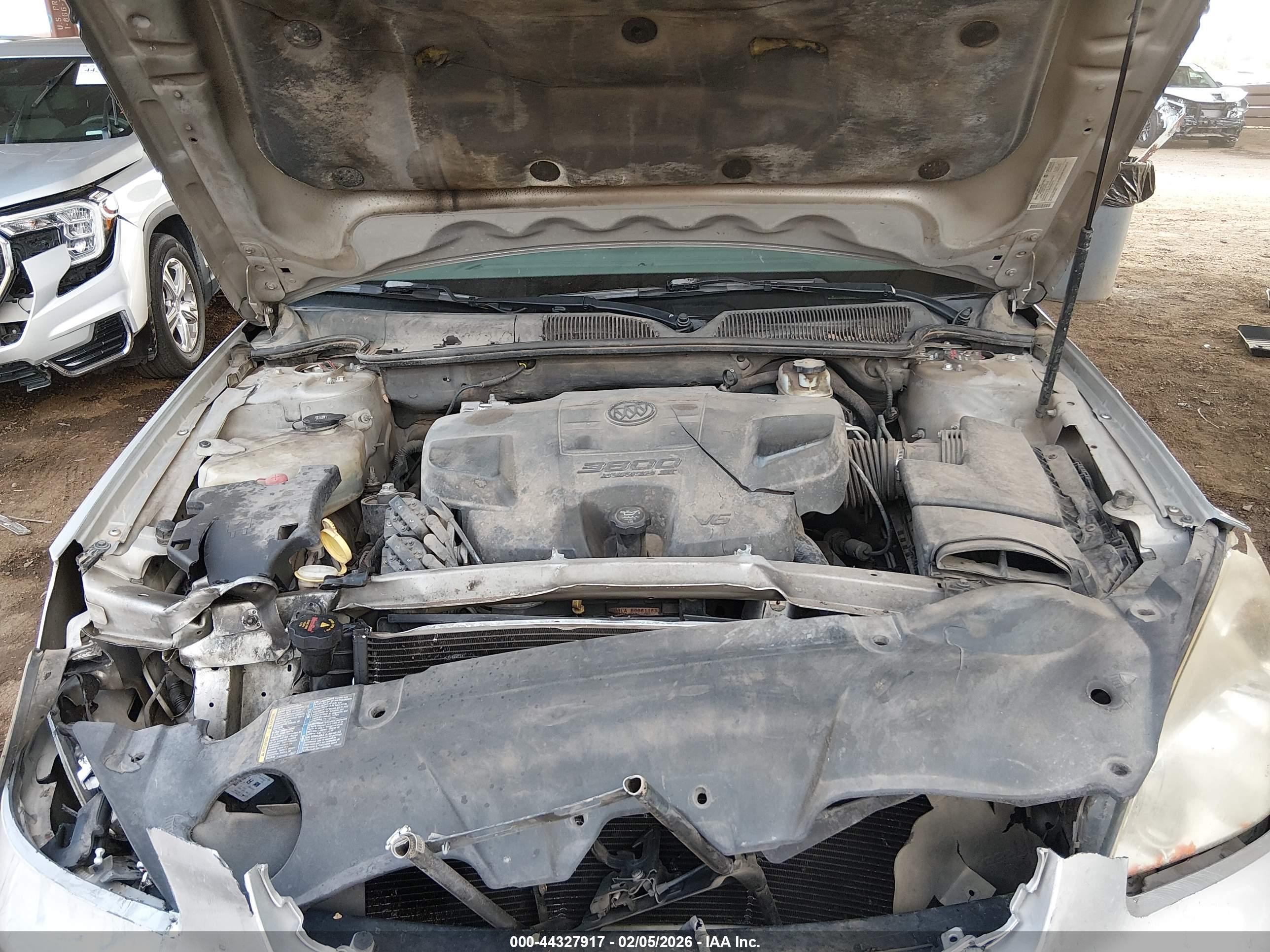 BUICK LUCERNE image 10