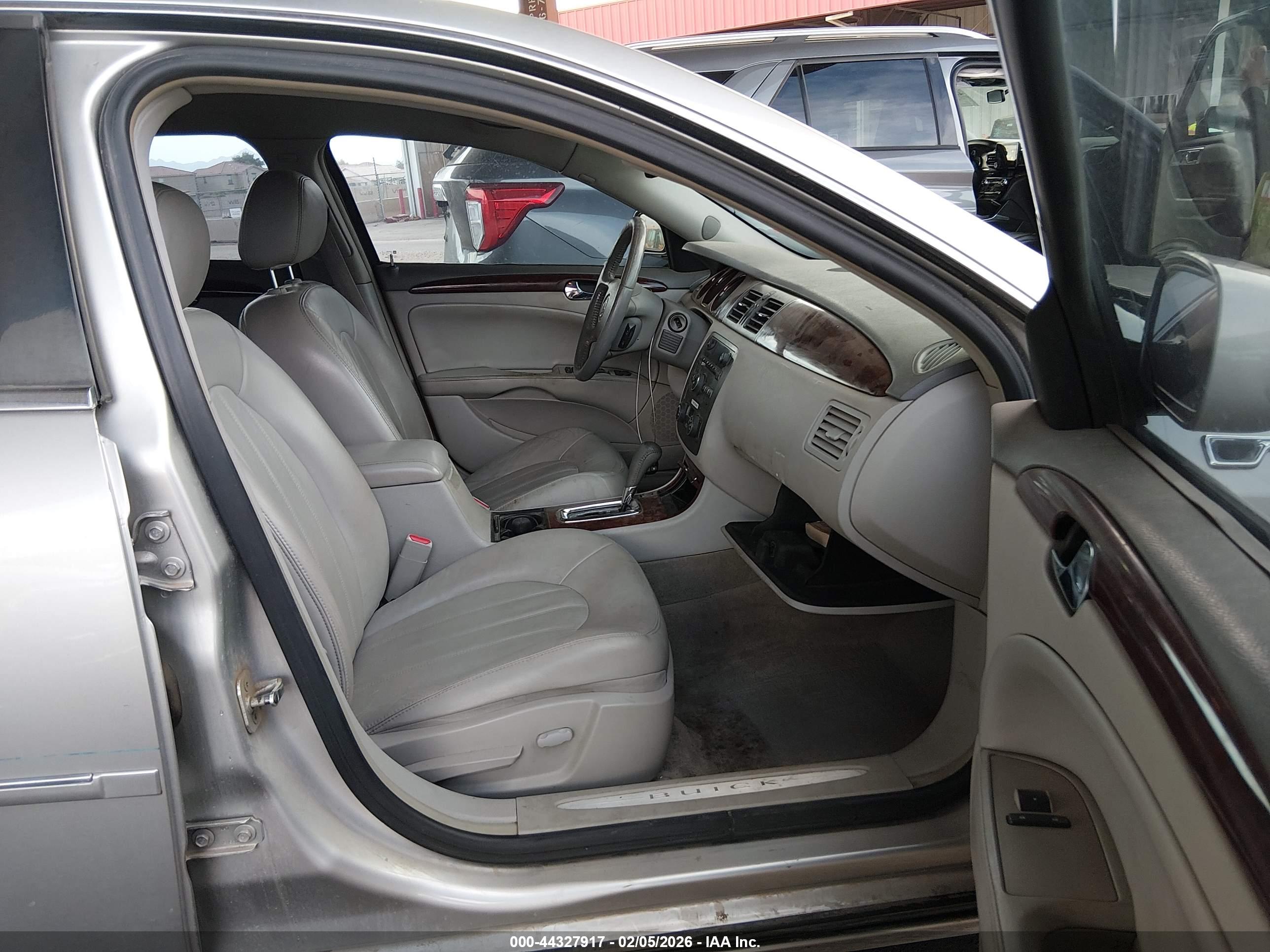 BUICK LUCERNE image 5