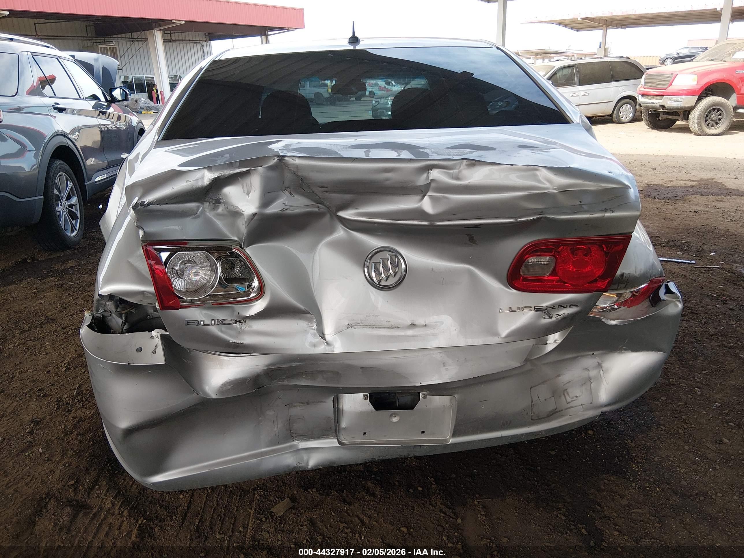 BUICK LUCERNE image 6