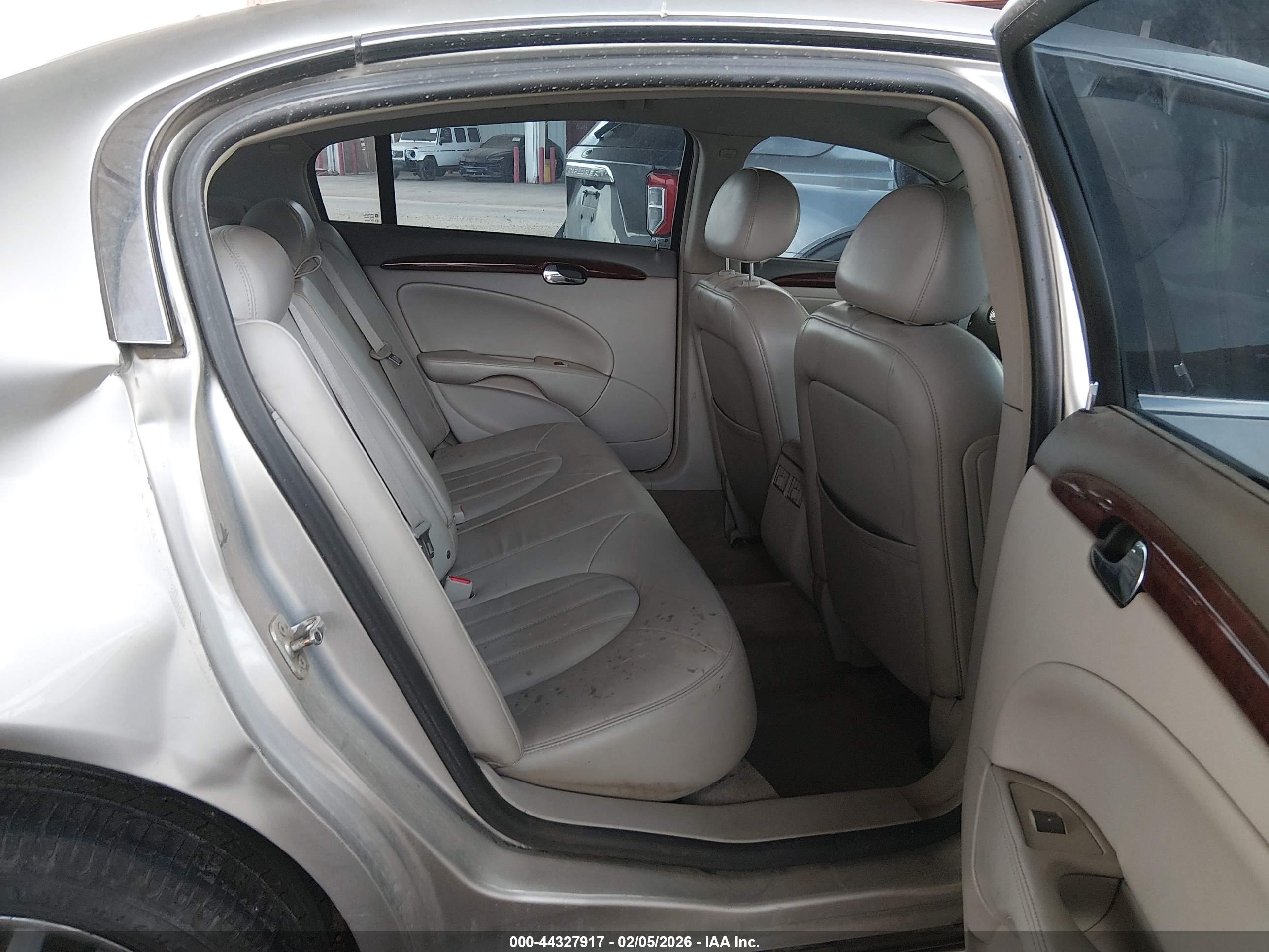 BUICK LUCERNE image 8