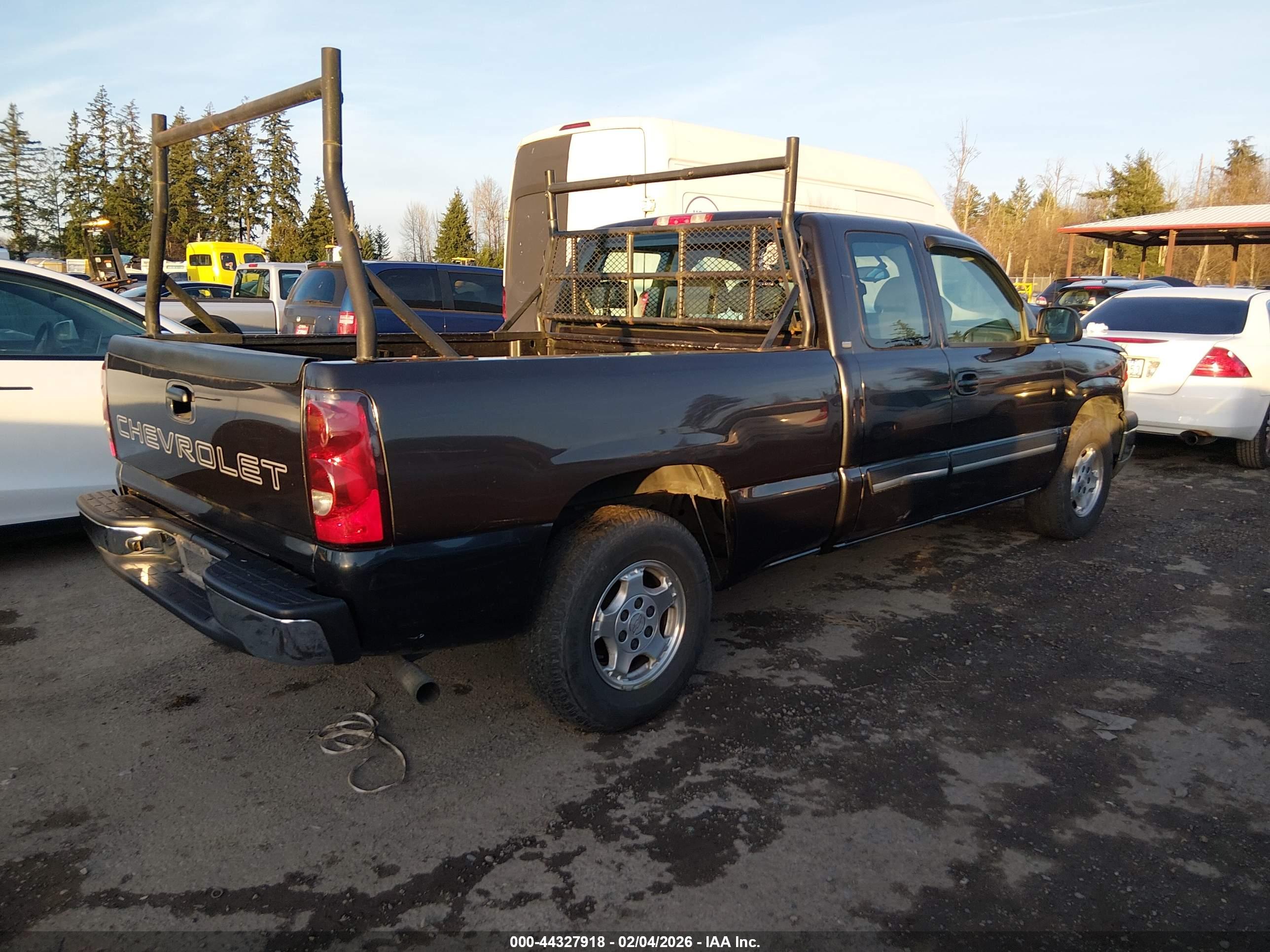 CHEVROLET SILVERADO image 4