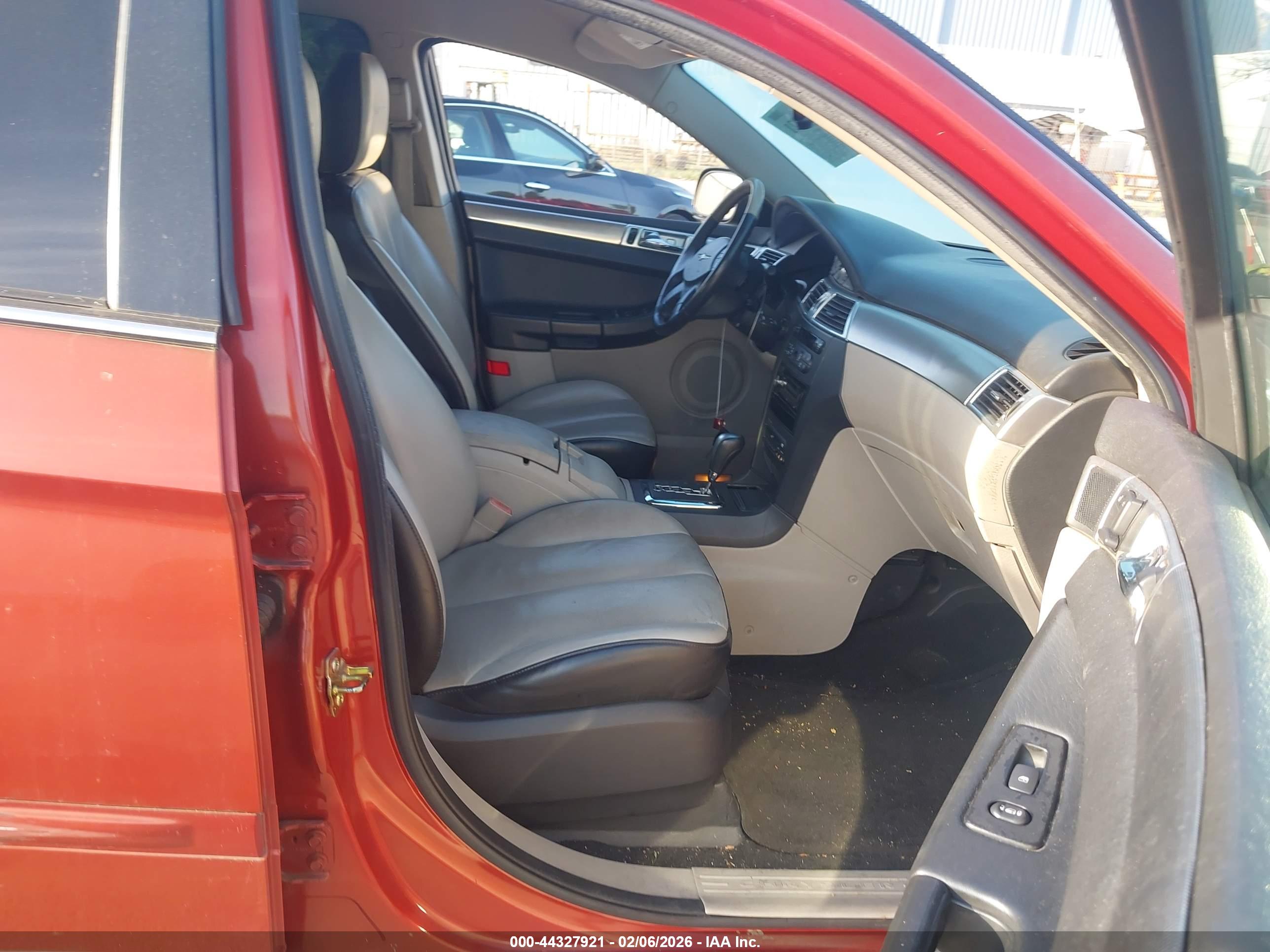 CHRYSLER PACIFICA image 5