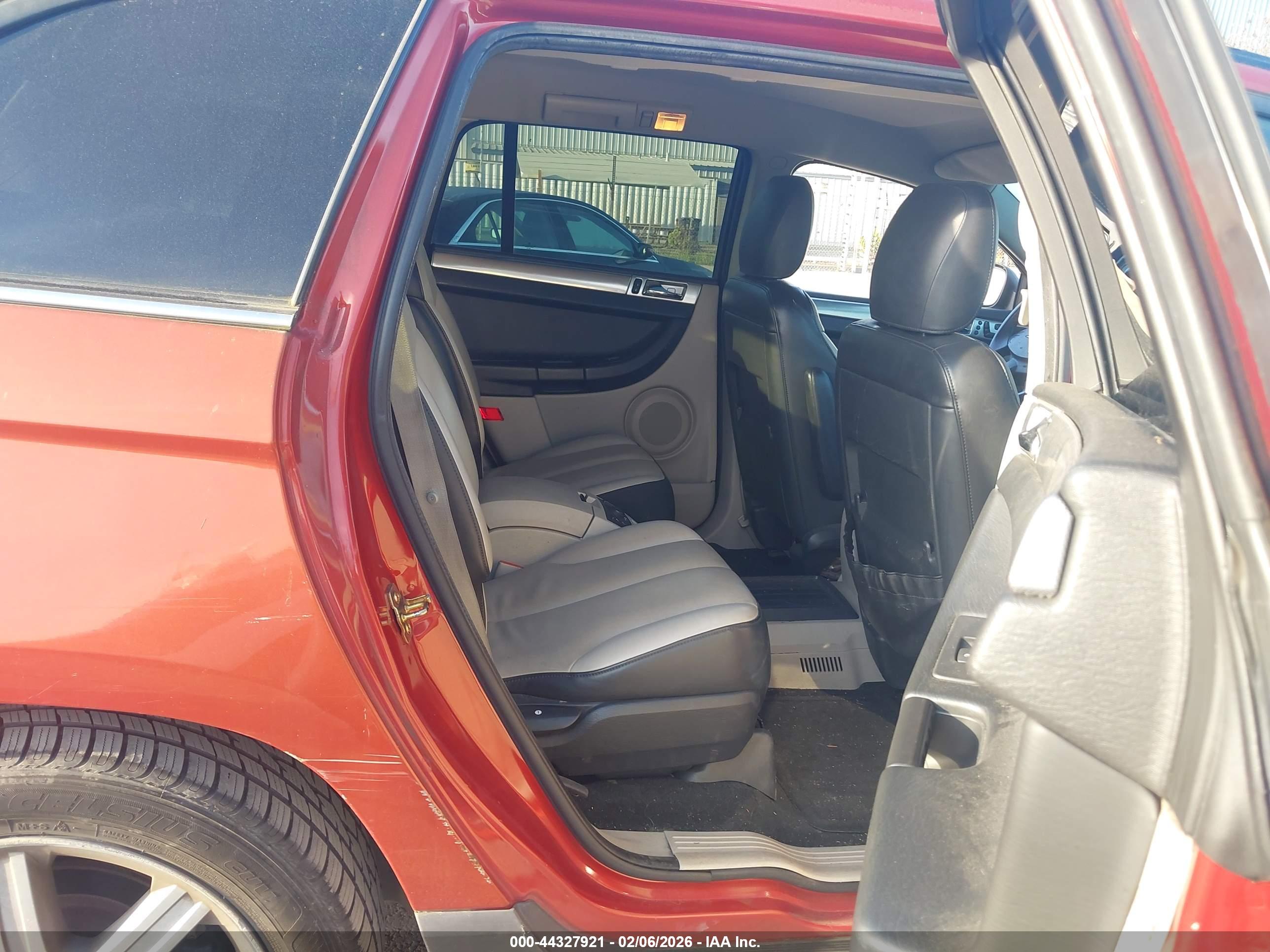 CHRYSLER PACIFICA image 8