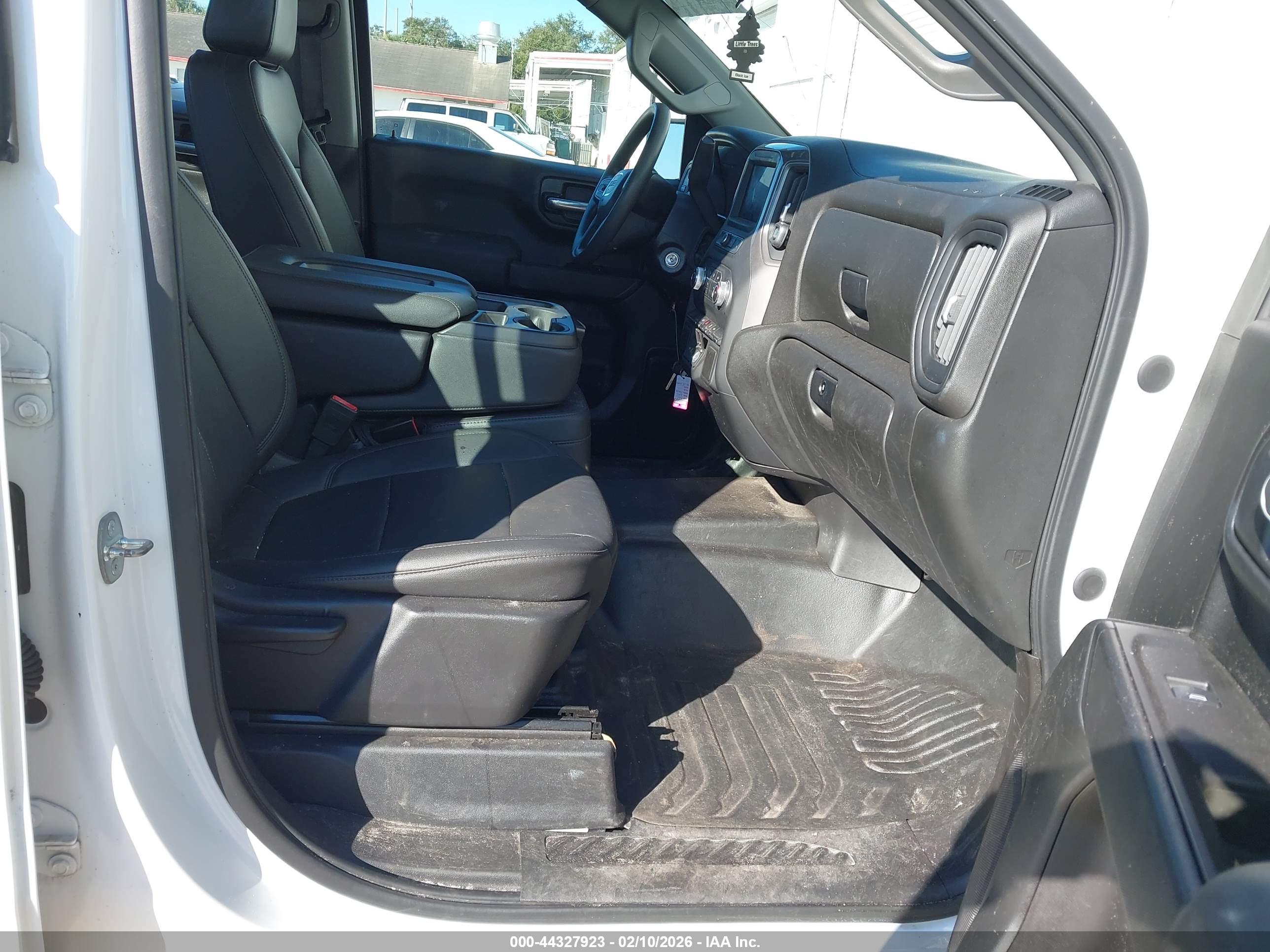 GMC SIERRA image 5