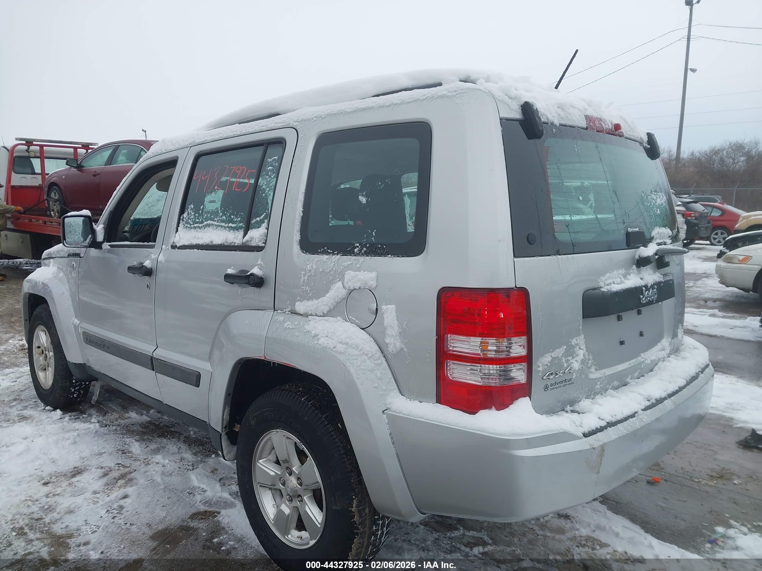 JEEP LIBERTY image 3