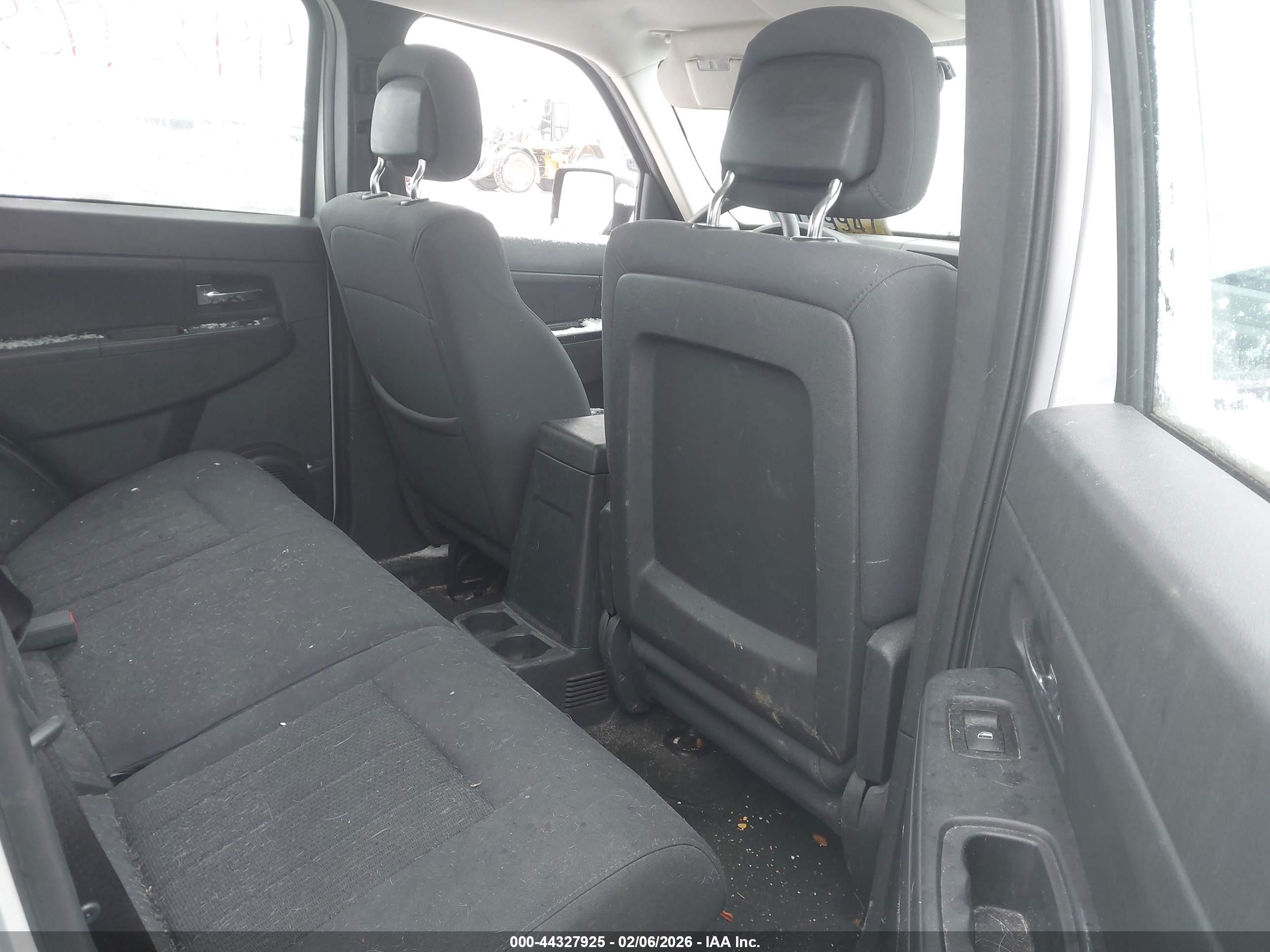 JEEP LIBERTY image 8