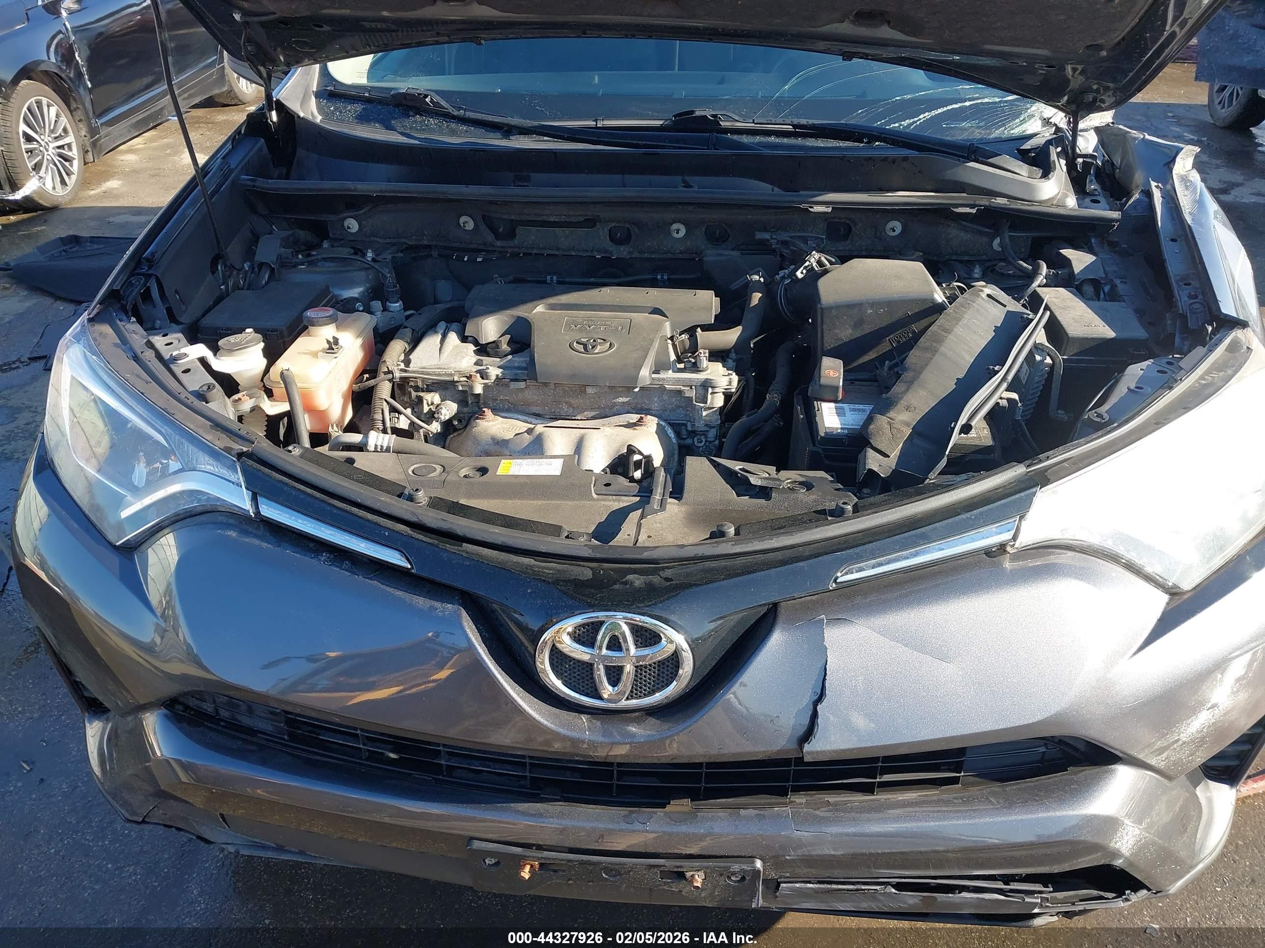 TOYOTA RAV4 image 10