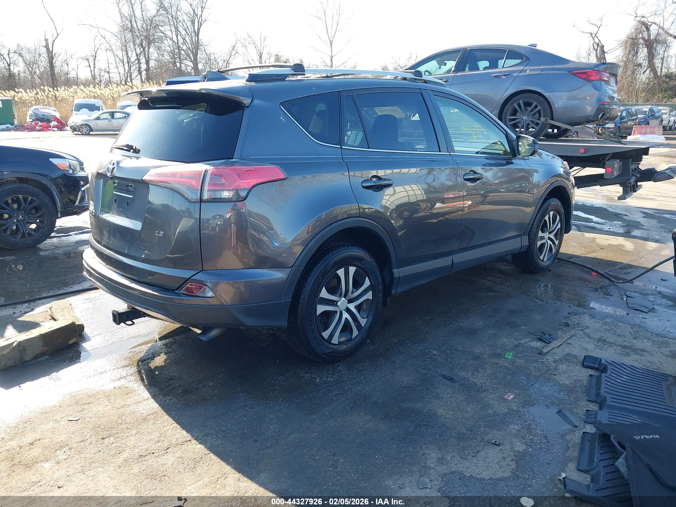 TOYOTA RAV4 image 4