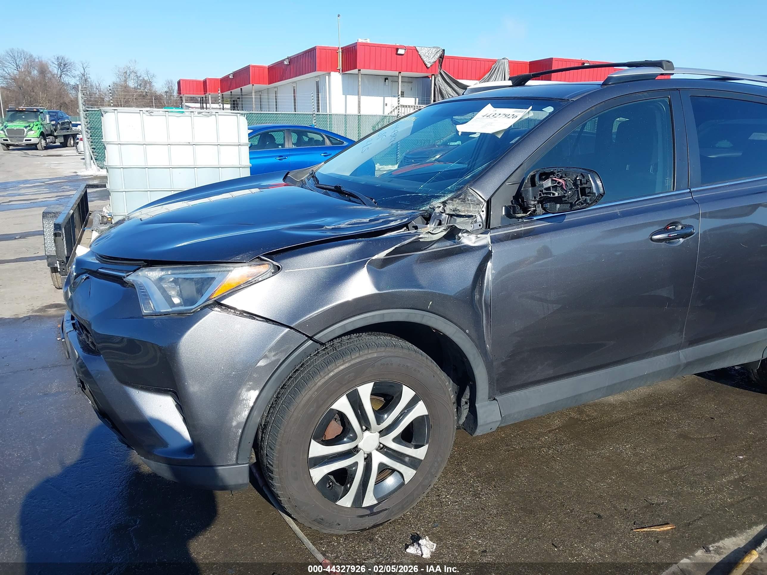TOYOTA RAV4 image 6