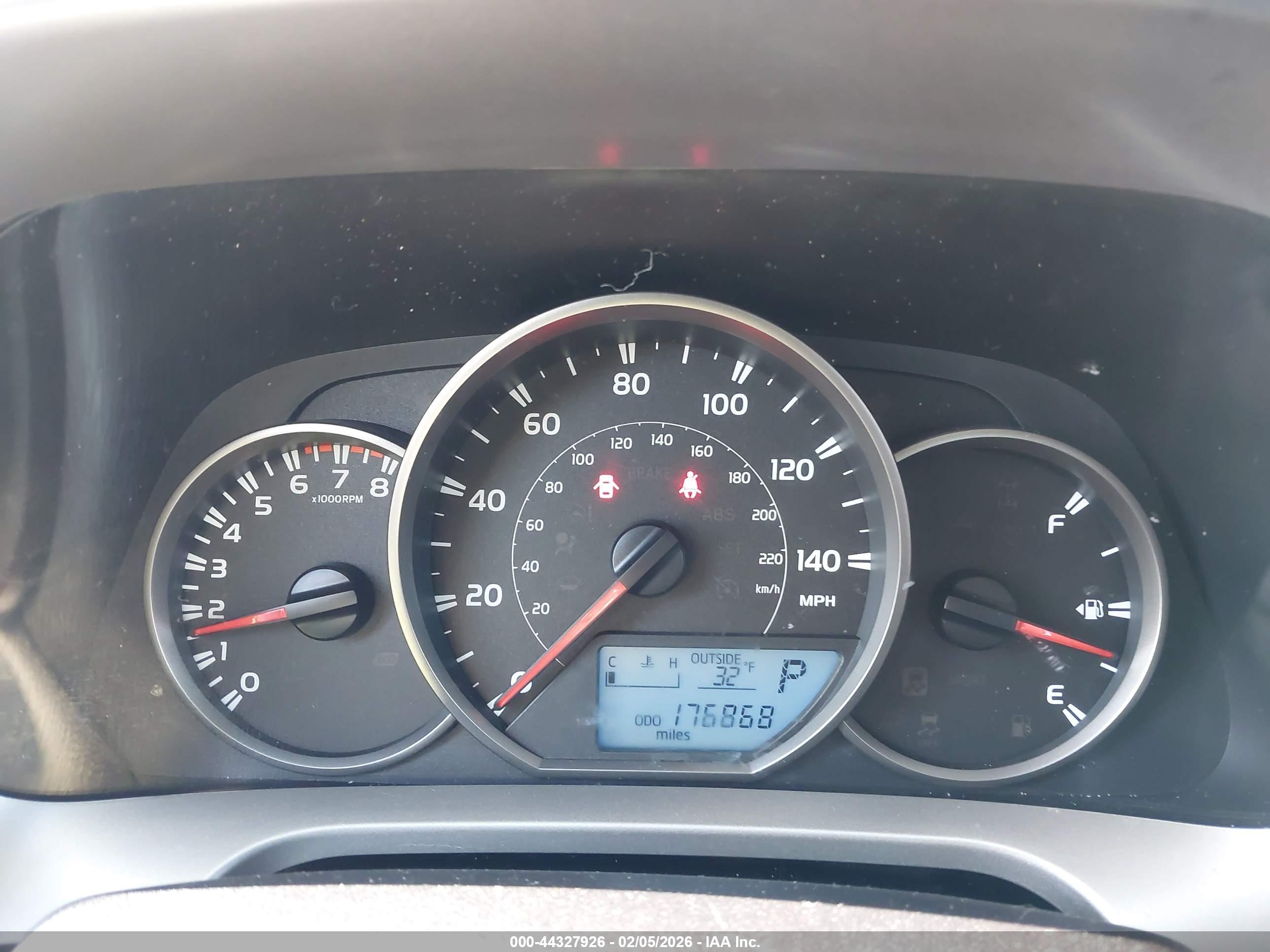 TOYOTA RAV4 image 7