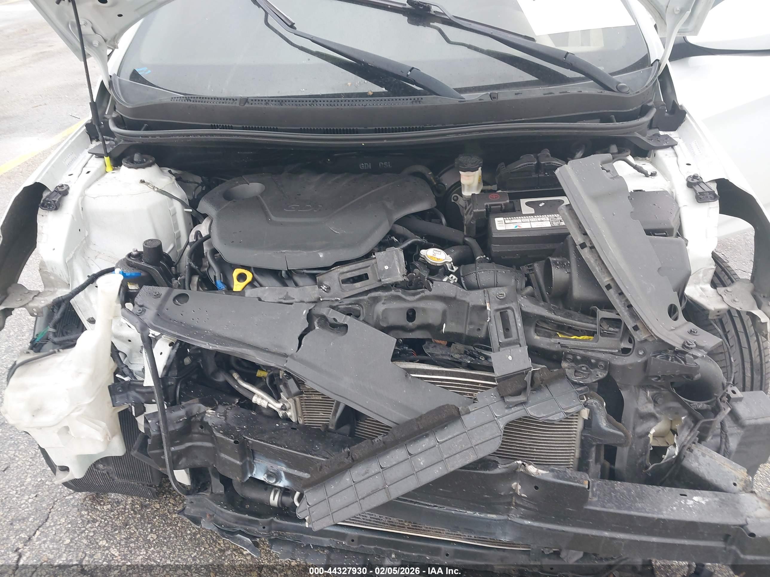 HYUNDAI ACCENT image 10