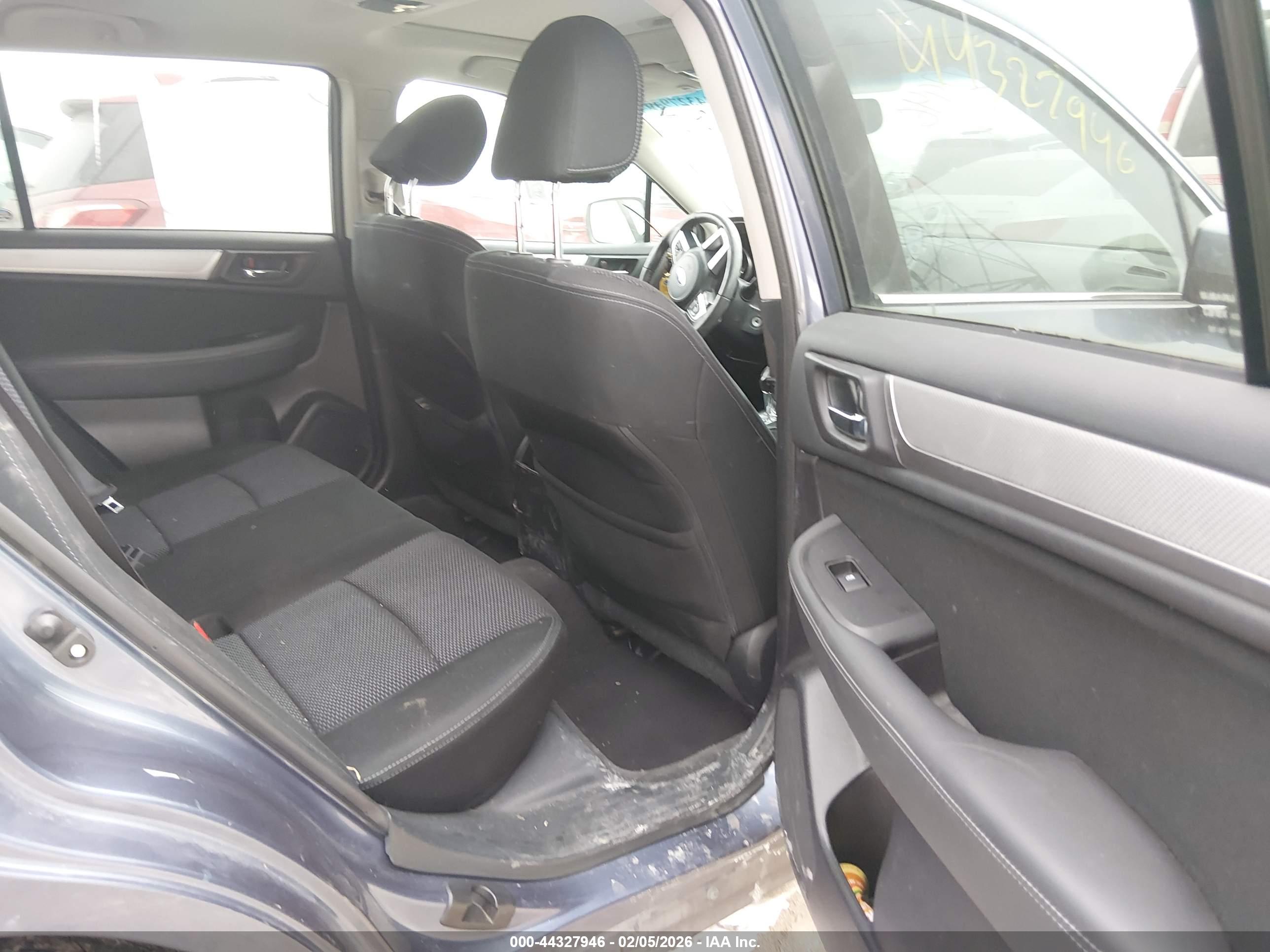 SUBARU OUTBACK image 8