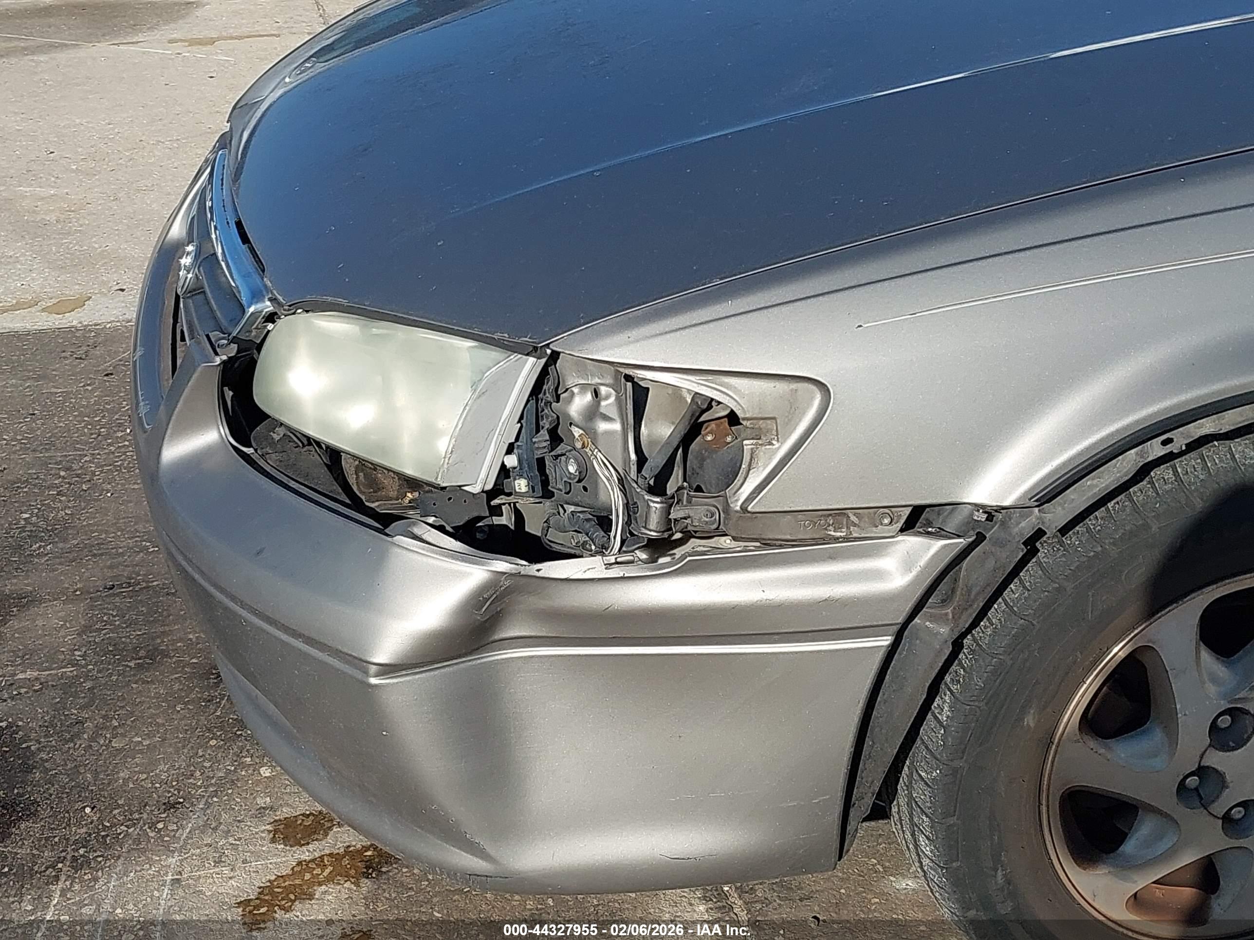 TOYOTA CAMRY image 6