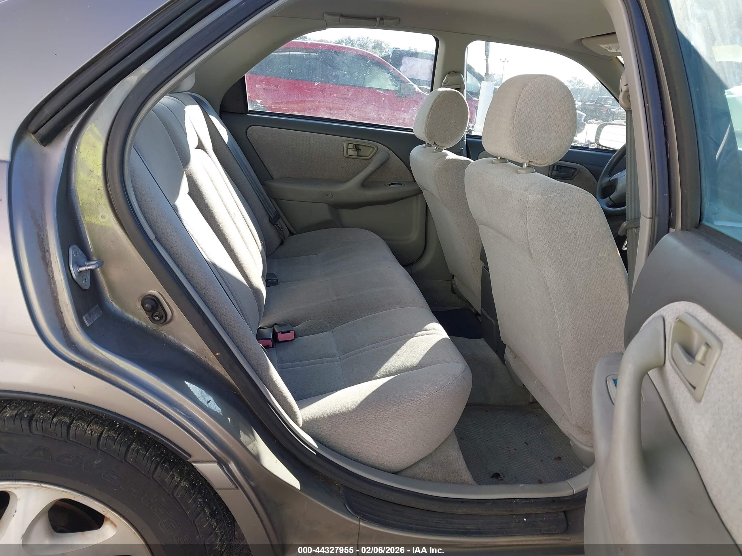 TOYOTA CAMRY image 8