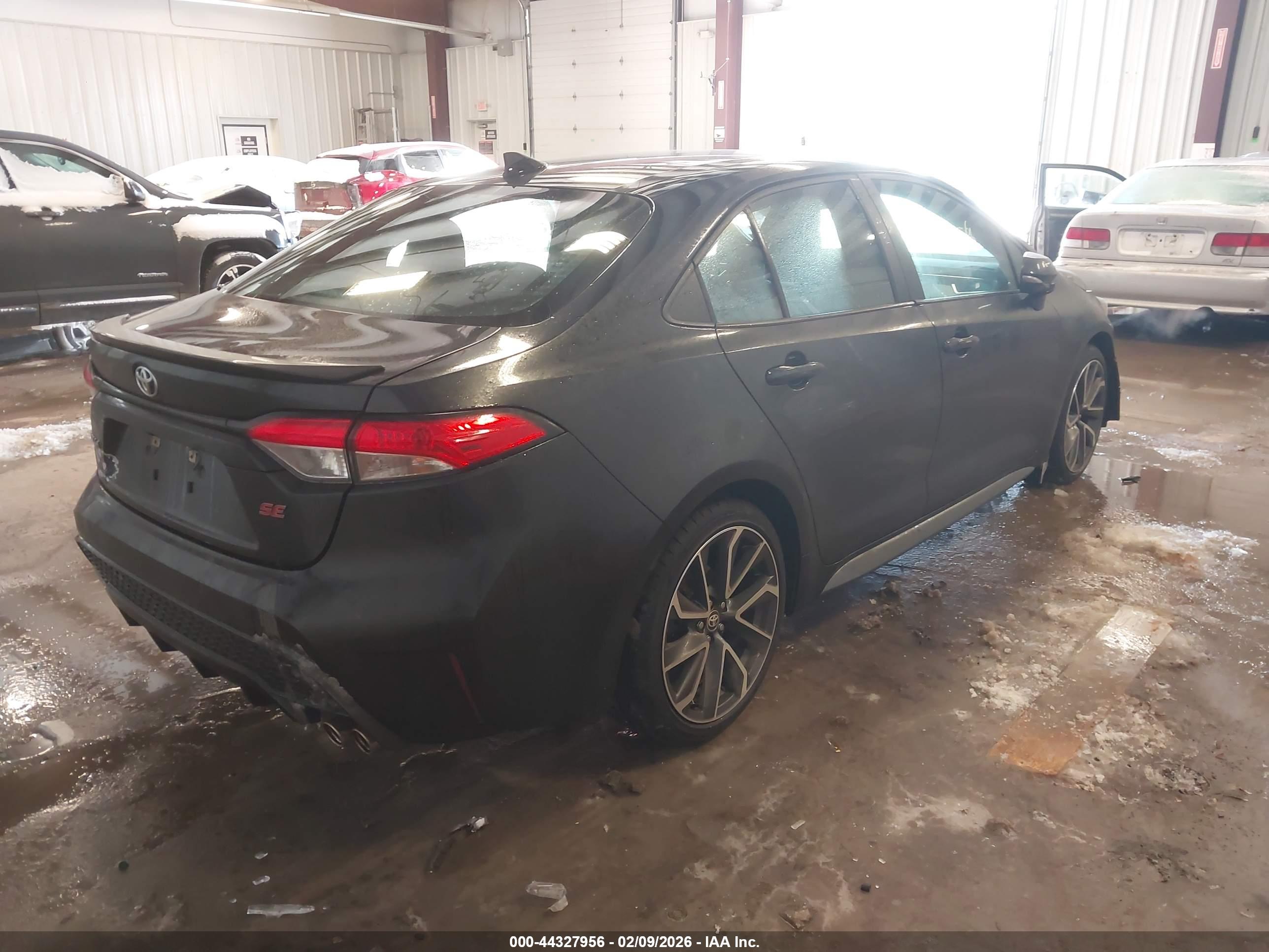 TOYOTA COROLLA image 4