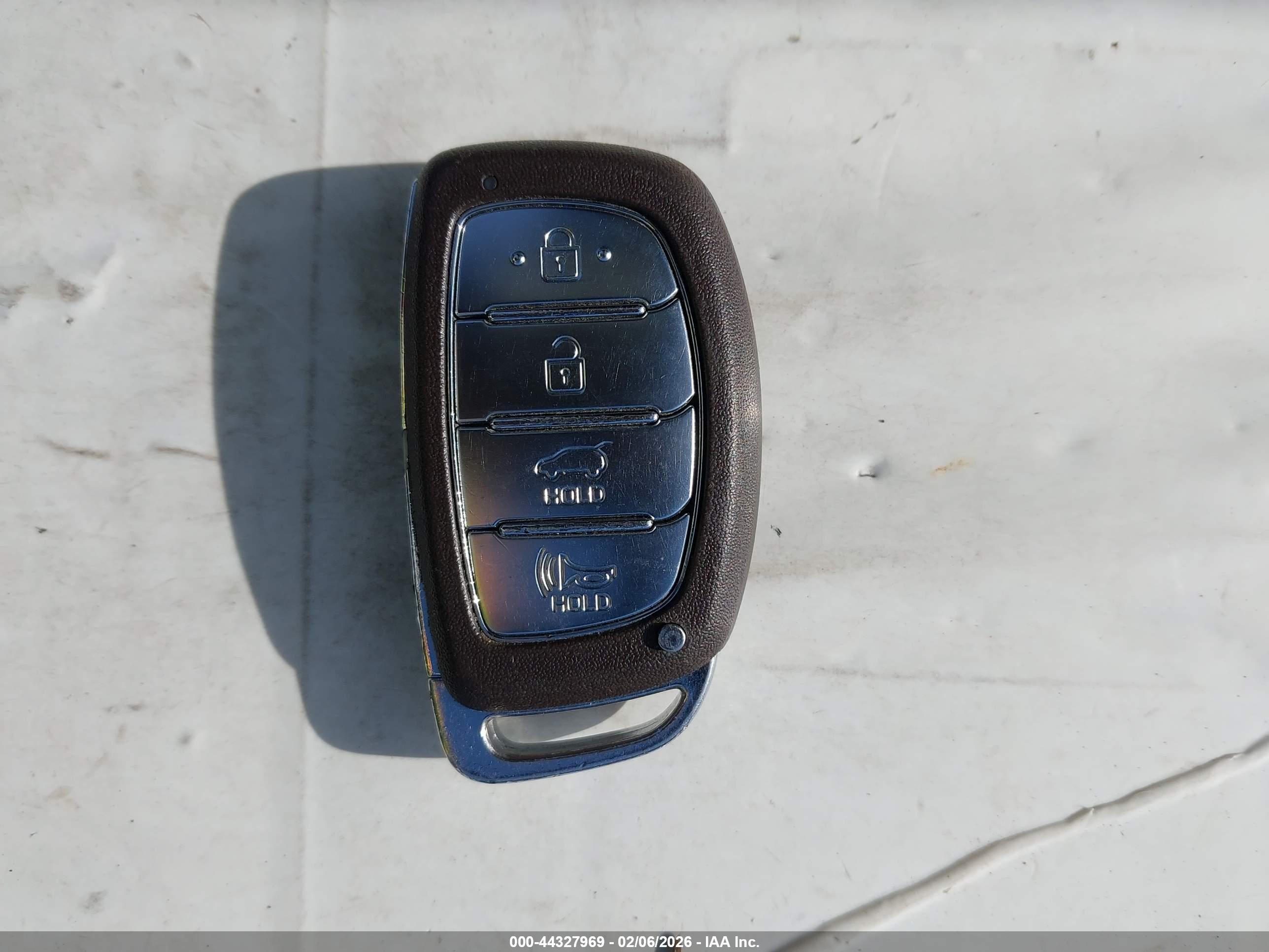 HYUNDAI IONIQ image 11