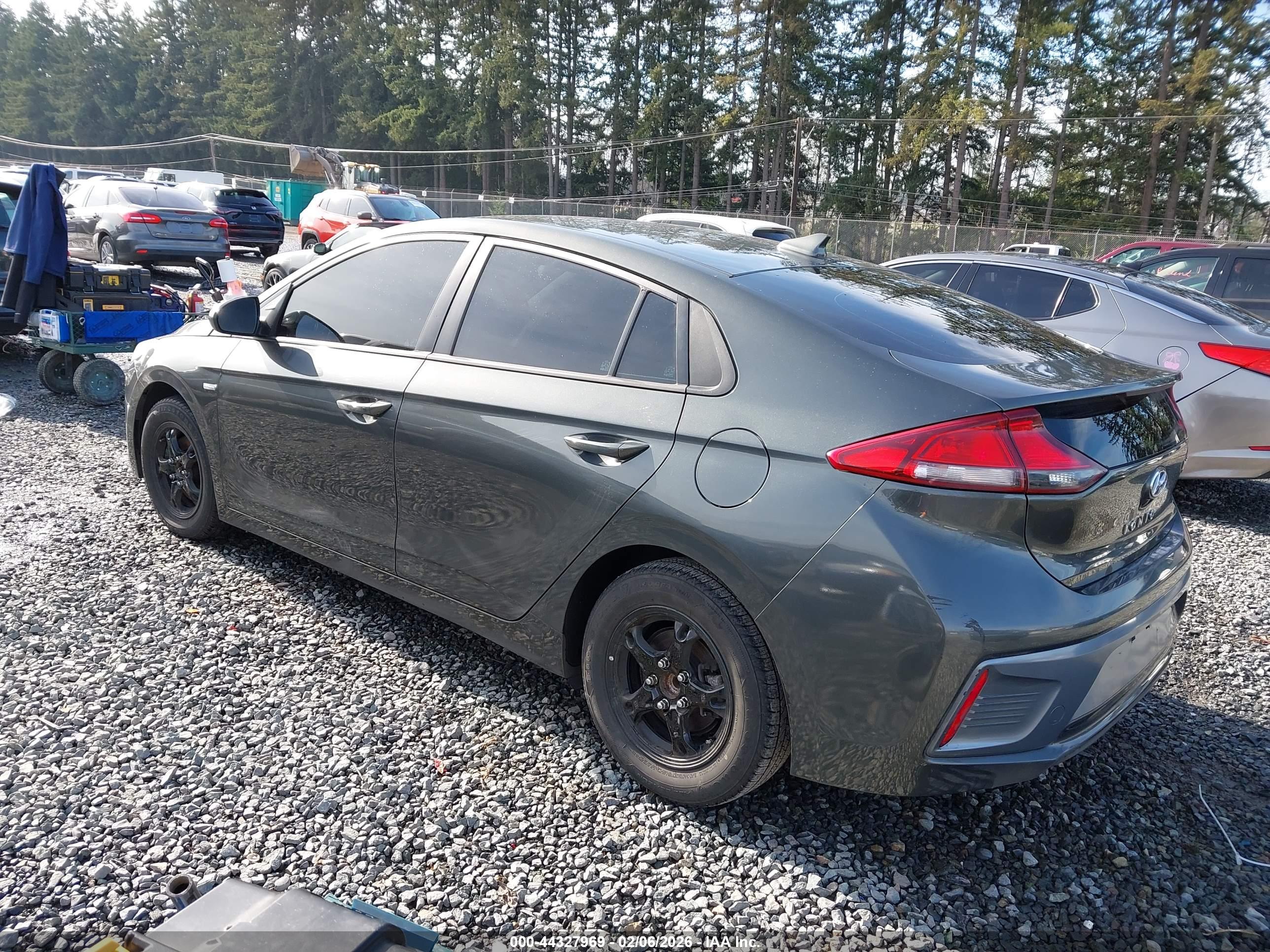 HYUNDAI IONIQ image 3