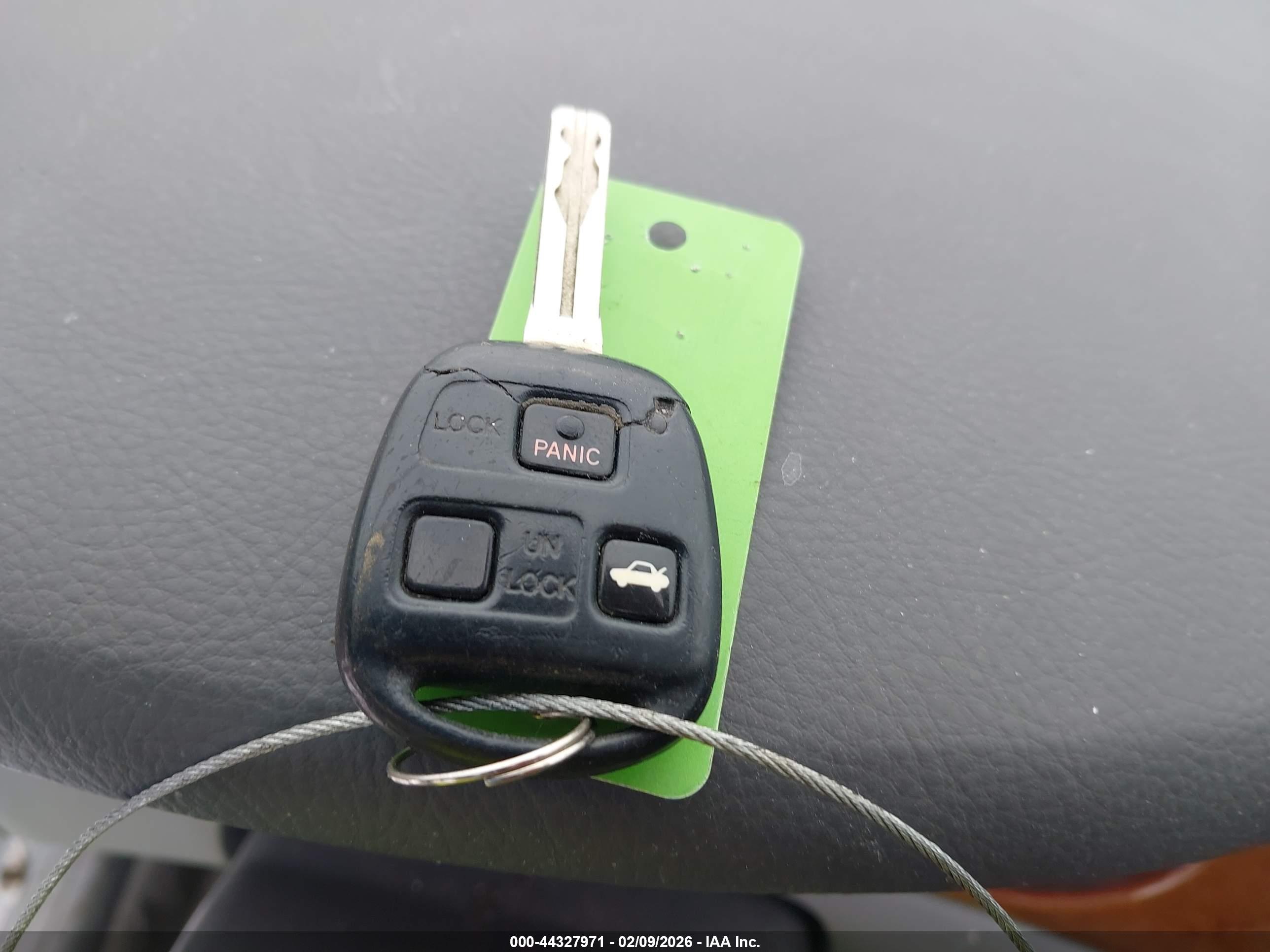 LEXUS ES image 11